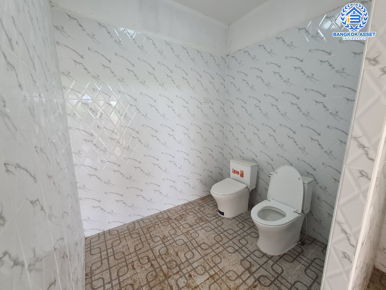 *****ที่ดินพร้อมสิ่งปลูกสร้าง (ศูนย์ดูแลคนชรา) ซ.วัดลาดปลาดุก เนื้อที่ขนาดใหญ่พิเศษ! 802.2 ตร.ว. พื้นที่ใช้สอยกว่า 1,000 ตร.ม. ฟังก์ชัน 4 ห้องนอน 5 ห้องน้ำ 2 ห้องนั่งเล่น พื้นที่กว้างสามารถจอดรถได้เยอะกว่า 10 คัน บนทำเลเดินทางสะดวก เชื่อมต่อ ถ.กาญจนาภิเษก ใกล้รถไฟฟ้าสายสีม่วง "สถานีคลองบางไผ่"