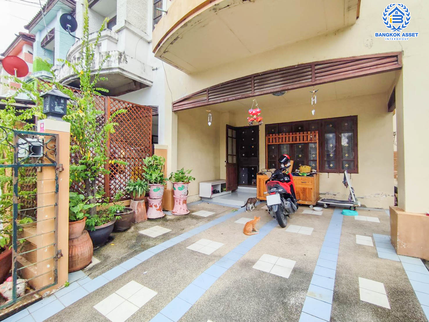 *****ทาวน์เฮ้าส์มือสองย่านนนทบุรี ม.ปาริชาติ ถนน 345 หลังมุม! แบรนด์คุณภาพ L&H บนเนื้อที่กว้างขวางถึง 37 ตร.ว. ฟังก์ชัน 3 ห้องนอน 2 ห้องน้ำ 1 ที่จอดรถ บนทำเลดี เชื่อมต่อถ.สะพานนนทบุรี-บางบัวทอง, ถ.ติวานนท์ ราคาดีมาก รีบจองเลย!