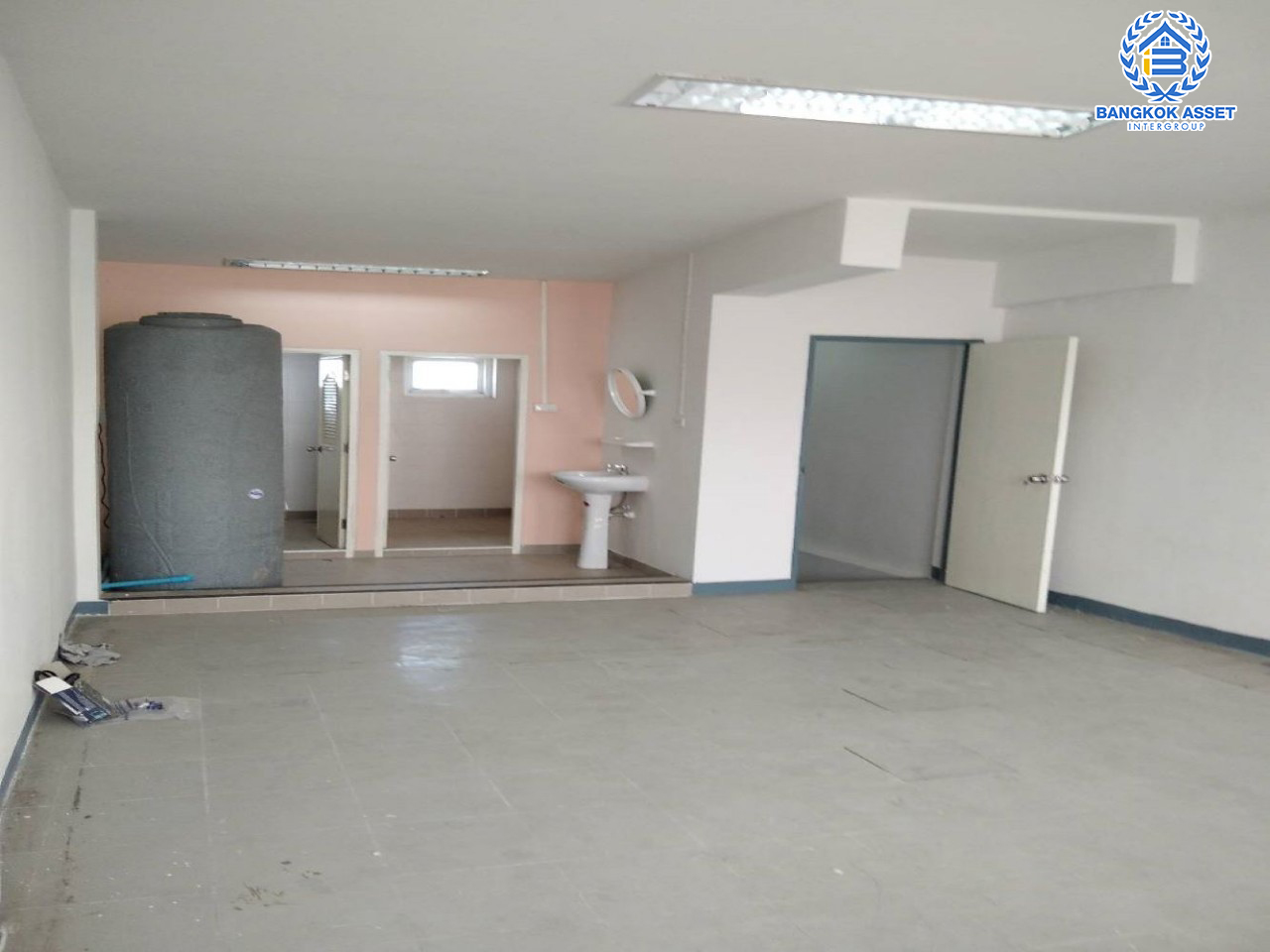 *****อาคารพาณิชย์มือสอง 5 ชั้น ซอย บรมราชชนนี 37 บนเนื้อที่ 16 ตร.ว. ฟังก์ชันจัดเต็ม 5 ห้องนอน 5 ห้องน้ำ อาคารพาณิชย์ทำเลดี จะอยู่อาศัยหรือปรับเปลี่ยนเป็น Home Office ได้ทุกรูปแบบ เชื่อมต่อถนนบรมราชชนนี, ถนนสิรินธร, ถนนจรัญสนิทวงศ์, ถนนชักพระ รีบจองเลย!