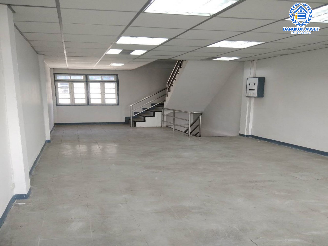 *****อาคารพาณิชย์มือสอง 5 ชั้น ซอย บรมราชชนนี 37 บนเนื้อที่ 16 ตร.ว. ฟังก์ชันจัดเต็ม 5 ห้องนอน 5 ห้องน้ำ อาคารพาณิชย์ทำเลดี จะอยู่อาศัยหรือปรับเปลี่ยนเป็น Home Office ได้ทุกรูปแบบ เชื่อมต่อถนนบรมราชชนนี, ถนนสิรินธร, ถนนจรัญสนิทวงศ์, ถนนชักพระ รีบจองเลย!