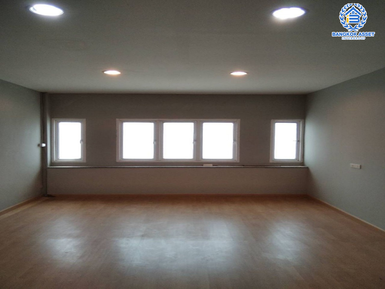 *****อาคารพาณิชย์มือสอง 5 ชั้น ซอย บรมราชชนนี 37 บนเนื้อที่ 16 ตร.ว. ฟังก์ชันจัดเต็ม 5 ห้องนอน 5 ห้องน้ำ อาคารพาณิชย์ทำเลดี จะอยู่อาศัยหรือปรับเปลี่ยนเป็น Home Office ได้ทุกรูปแบบ เชื่อมต่อถนนบรมราชชนนี, ถนนสิรินธร, ถนนจรัญสนิทวงศ์, ถนนชักพระ รีบจองเลย!