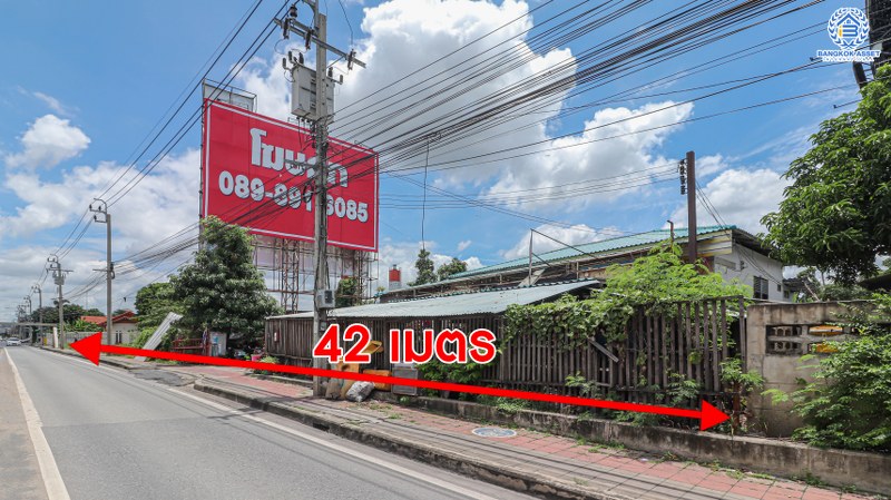 *****ที่ดินเปล่าทำเลเยี่ยม! ติดถนนราชพฤกษ์ เนื้อที่กว้างถึง 260 ตารางวา (หน้ากว้าง 42 เมตร) เหมาะสำหรับสร้างที่อยู่อาศัย หรือจะลงทุนในอนาคตก็คุ้มสุดๆ!! บนทำเลศักยภาพ ใกล้วงเวียนพระราม5 , The Walk และรถไฟฟ้าสายสีม่วง "สถานีบางรักใหญ่"