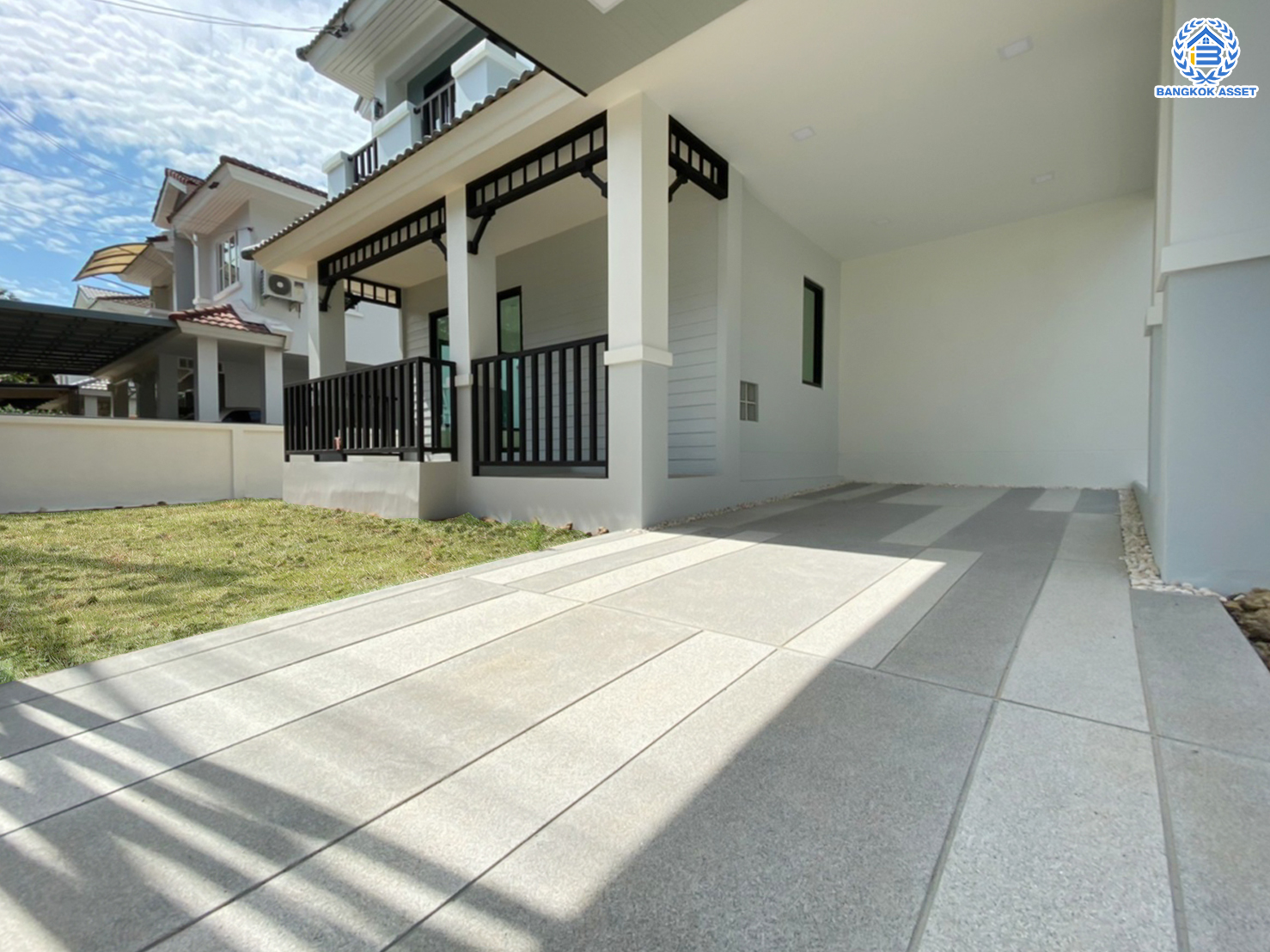 บ้านมือสองตกแต่งใหม่ ม.ชลลดา วัดลาดปลาดุก คุณภาพระดับ L&H บนเนื้อที่ 54.1 ตร.ว. ฟังก์ชัน 3 ห้องนอน 2 ห้องน้ำ 2 ที่จอดรถ บนทำเลศักยภาพ เพียง 15 นาทีถึง เซ็นทรัลเวสท์เกต ใกล้รถไฟฟ้าสายสีม่วง "สถานีคลองบางไผ่"