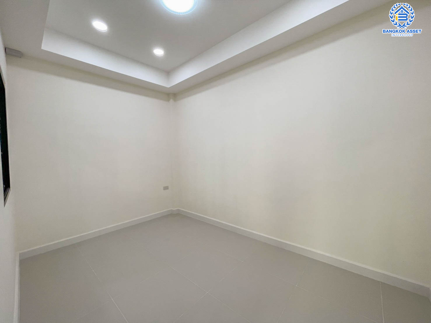 *****ทาวน์เฮ้าส์มือสองย่านนนทบุรี ม.ซอยเรวดี57 ติวานนท์ เนื้อที่ 19.2 ตร.ว. ฟังก์ชัน 2 ห้องนอน 2 ห้องน้ำ 1 ที่จอดรถ สภาพระดับนางฟ้า บนทำเลศักยภาพ เพียง 5 นาทีก็ถึงรถไฟฟ้าสายสีม่วง "สถานีบางกระสอ" ใกล้ทางด่วน "งามวงศ์วาน" จองเลย!