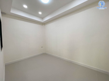 *****ทาวน์เฮ้าส์มือสองย่านนนทบุรี ม.ซอยเรวดี57 ติวานนท์ เนื้อที่ 19.2 ตร.ว. ฟังก์ชัน 2 ห้องนอน 2 ห้องน้ำ 1 ที่จอดรถ สภาพระดับนางฟ้า บนทำเลศักยภาพ เพียง 5 นาทีก็ถึงรถไฟฟ้าสายสีม่วง "สถานีบางกระสอ" ใกล้ทางด่วน "งามวงศ์วาน" จองเลย!