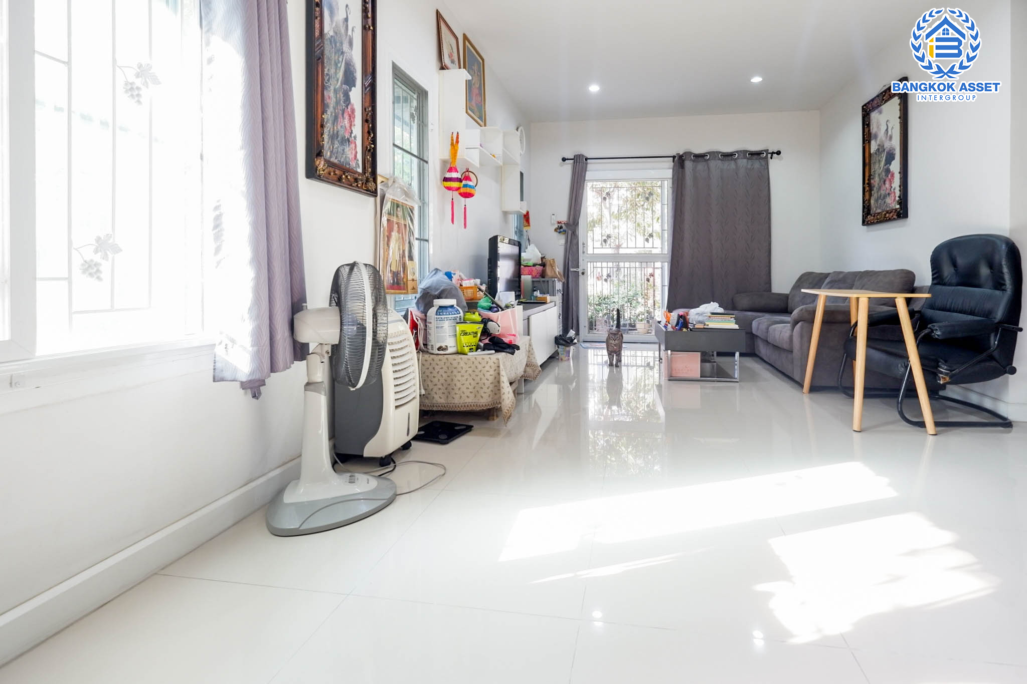 *****บ้านแฝดมือสองย่านกรุงเทพฯ ม.อิคอนเนเจอร์ รามอินทรา109 เนื้อที่กว้างขวาง 41.20 ตร.ว.  บ้านแฝดไซส์ใหญ่หลังเดียวในโครงการ ฟังก์ชัน 3 ห้องนอน 3 ห้องน้ำ ที่จอดรถ 2 คัน ทำเลดี  ใกล้รถไฟฟ้าสายสีชมพู "สถานีบางชัน" จุดขึ้นทางด่วน "รามอินทรา-อาจณรงค์"