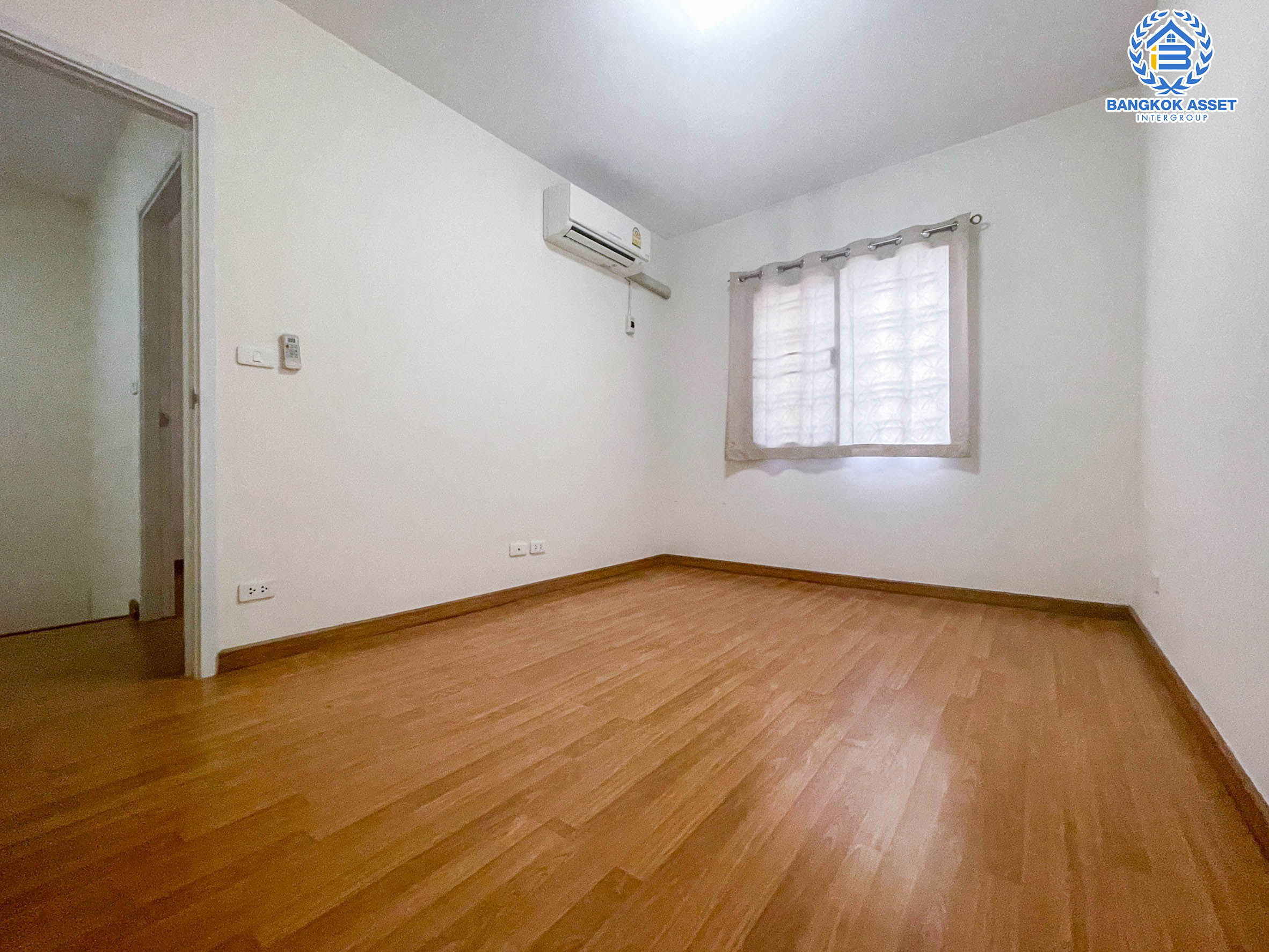 *****ทาวน์เฮ้าส์มือสองย่านนนทบุรีฯ ม.พฤกษาทาวน์ ราชพฤกษ์ เนื้อที่กว้างขวางมากถึง 21.40 ตร.ว.  ฟังก์ชัน 3 ห้องนอน 2 ห้องน้ำ ที่จอดรถ 2 คัน บนทำเลแห่งการเดินทาง ใกล้รถไฟฟ้าสายสีม่วง "สถานีไทรม้า" และจุดขึ้น-ลงทางด่วน "ศรีรัช"