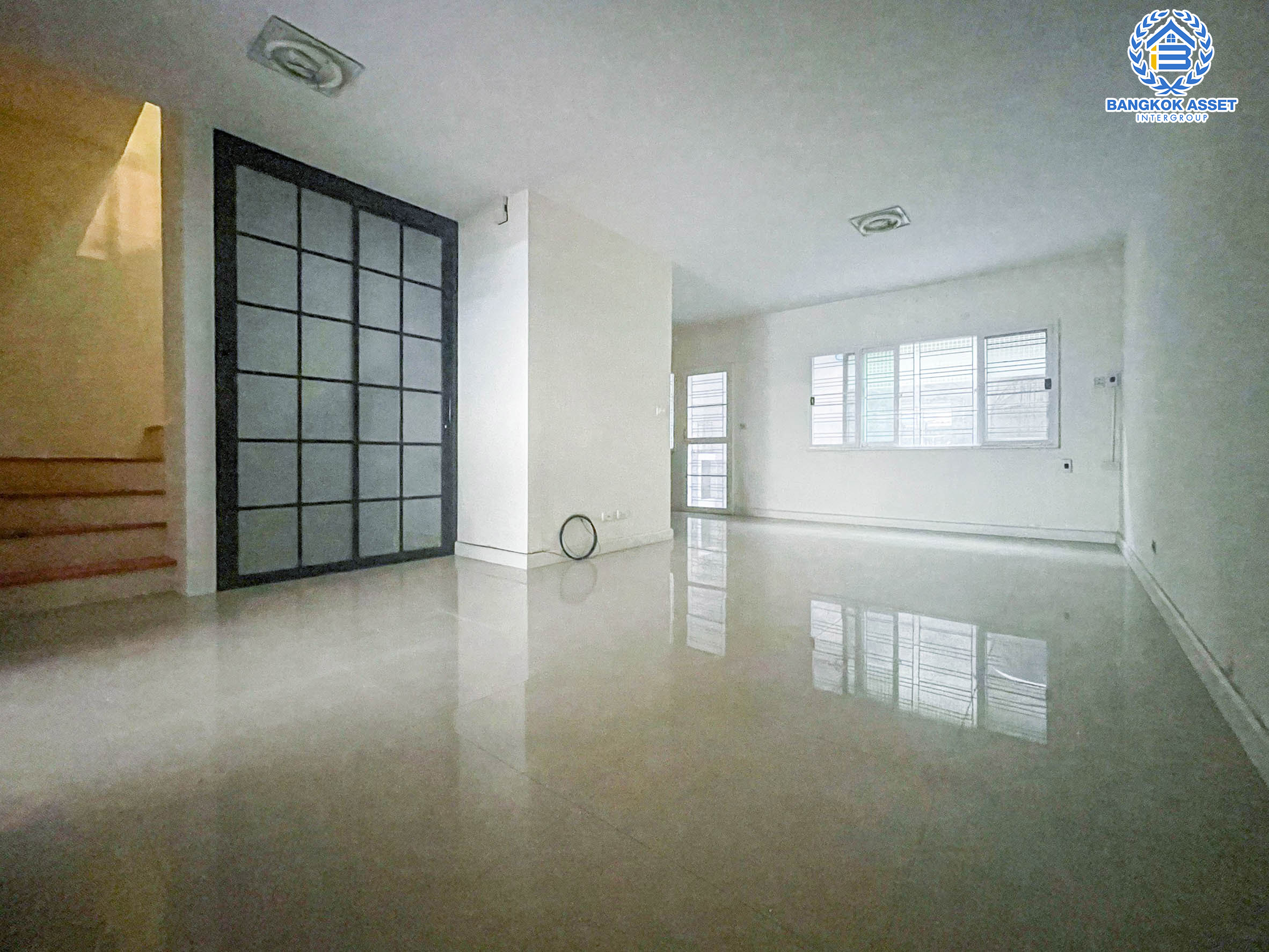 *****ทาวน์เฮ้าส์มือสองย่านนนทบุรีฯ ม.พฤกษาทาวน์ ราชพฤกษ์ เนื้อที่กว้างขวางมากถึง 21.40 ตร.ว.  ฟังก์ชัน 3 ห้องนอน 2 ห้องน้ำ ที่จอดรถ 2 คัน บนทำเลแห่งการเดินทาง ใกล้รถไฟฟ้าสายสีม่วง "สถานีไทรม้า" และจุดขึ้น-ลงทางด่วน "ศรีรัช"