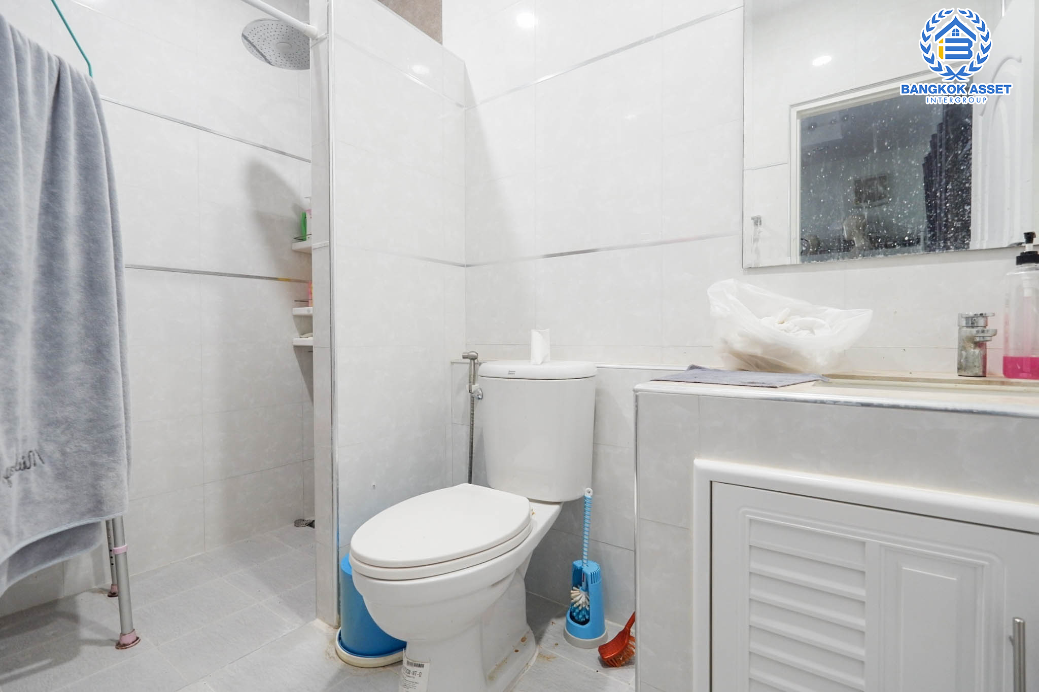 *****บ้านเดี่ยวมือสองย่านกรุงเทพฯ ม.เอเวอร์กรีน ซิตี้ กาญจนาภิเษก เนื้อที่กว้างขวางมากถึง 150 ตร.ว. ฟังก์ชัน 4 ห้องนอน 5 ห้องน้ำ ที่จอดรถ 4 คัน บ้านริมคลอง เนื้อที่รอบบ้านกว้าง ฟรีเฟอร์นิเจอร์รวมมูลค่ากว่า 2 ล้านบาท บนทำเลใกล้รถไฟฟ้าสายสีน้ำเงิน "สถานีหลักสอง" และทางด่วน "ศรีรัช-วงแหวน"