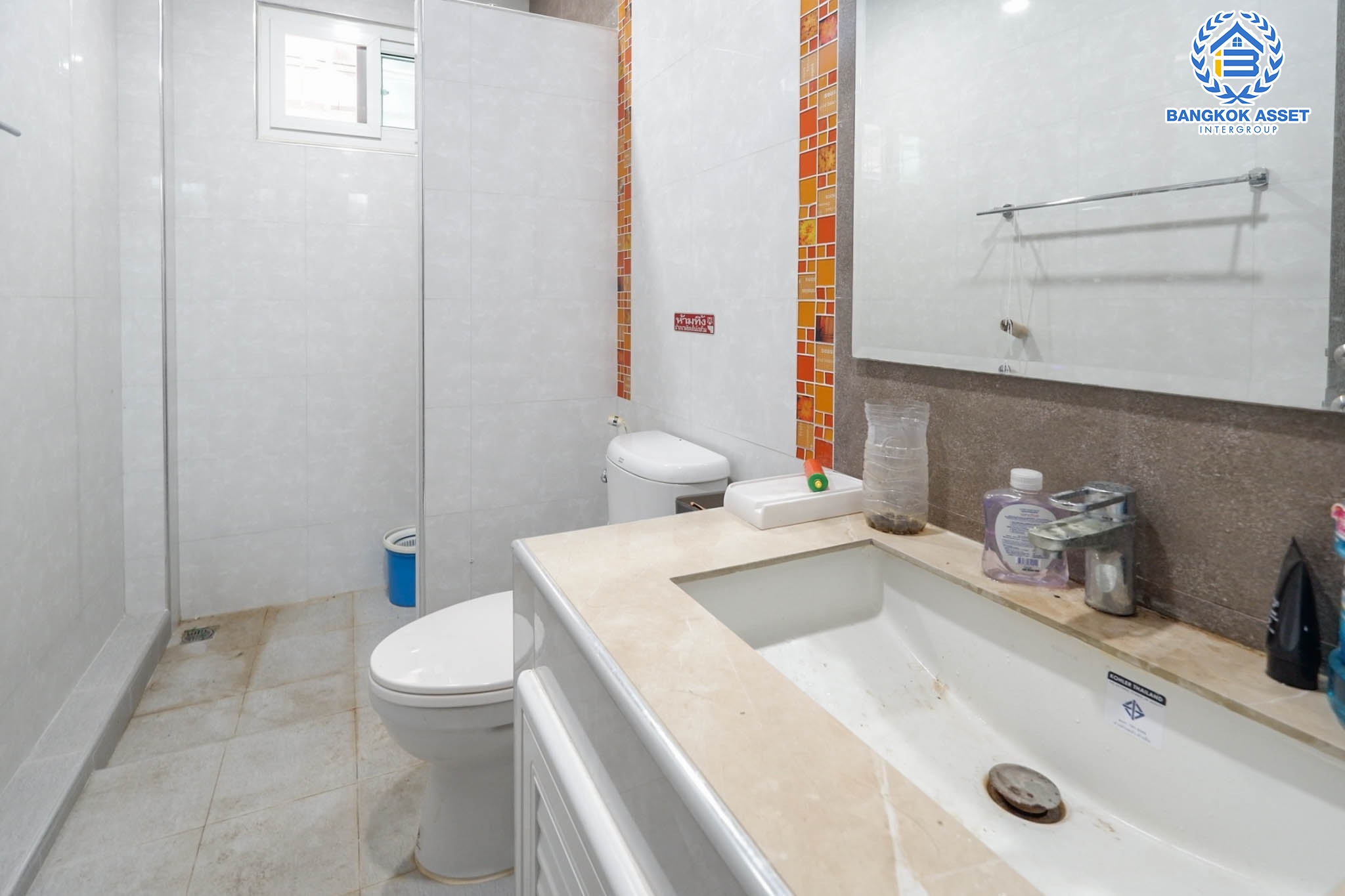 *****บ้านเดี่ยวมือสองย่านกรุงเทพฯ ม.เอเวอร์กรีน ซิตี้ กาญจนาภิเษก เนื้อที่กว้างขวางมากถึง 150 ตร.ว. ฟังก์ชัน 4 ห้องนอน 5 ห้องน้ำ ที่จอดรถ 4 คัน บ้านริมคลอง เนื้อที่รอบบ้านกว้าง ฟรีเฟอร์นิเจอร์รวมมูลค่ากว่า 2 ล้านบาท บนทำเลใกล้รถไฟฟ้าสายสีน้ำเงิน "สถานีหลักสอง" และทางด่วน "ศรีรัช-วงแหวน"