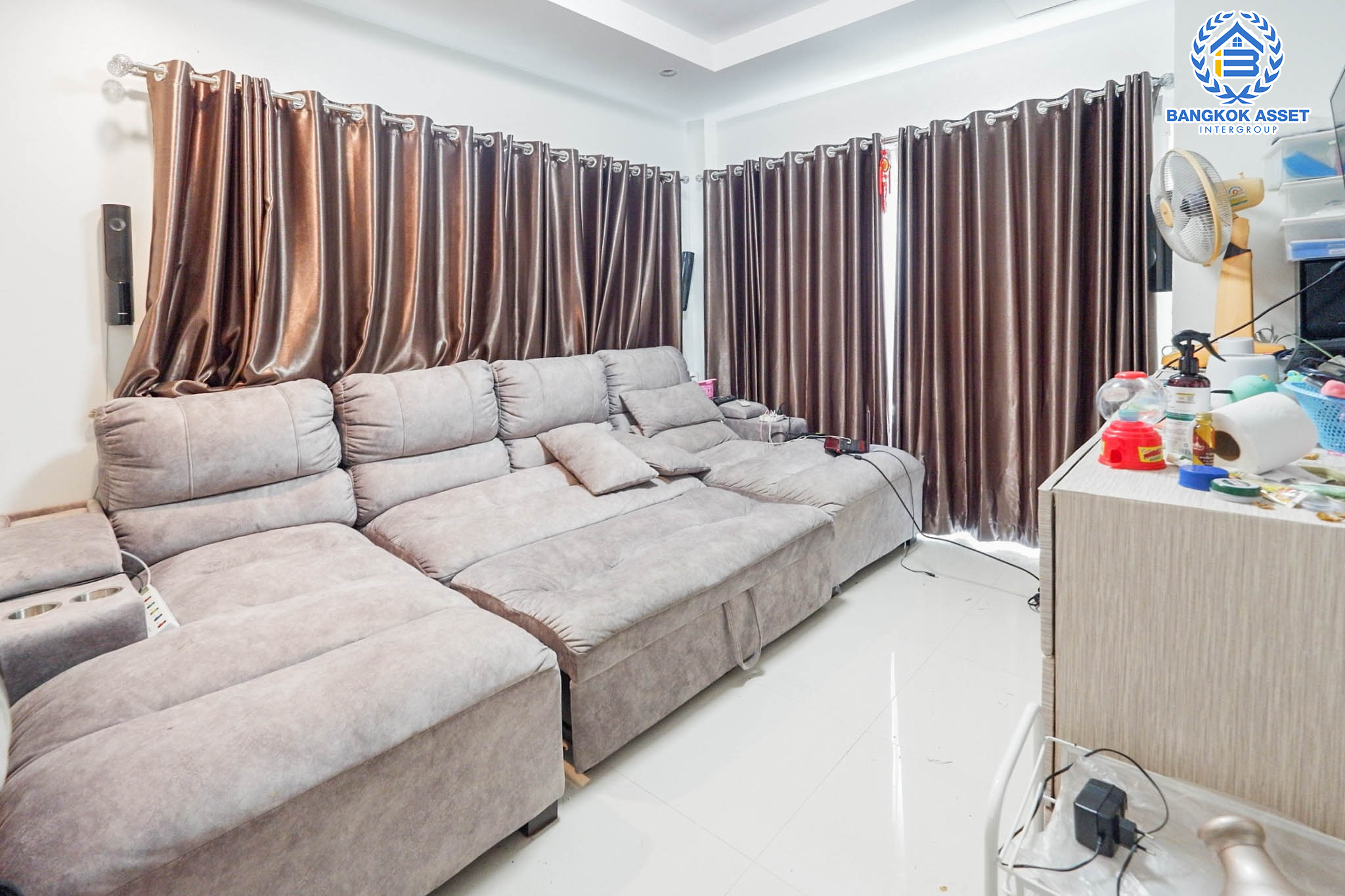 *****บ้านเดี่ยวมือสองย่านกรุงเทพฯ ม.เอเวอร์กรีน ซิตี้ กาญจนาภิเษก เนื้อที่กว้างขวางมากถึง 150 ตร.ว. ฟังก์ชัน 4 ห้องนอน 5 ห้องน้ำ ที่จอดรถ 4 คัน บ้านริมคลอง เนื้อที่รอบบ้านกว้าง ฟรีเฟอร์นิเจอร์รวมมูลค่ากว่า 2 ล้านบาท บนทำเลใกล้รถไฟฟ้าสายสีน้ำเงิน "สถานีหลักสอง" และทางด่วน "ศรีรัช-วงแหวน"