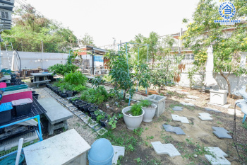 *****บ้านเดี่ยวมือสองย่านกรุงเทพฯ ม.เอเวอร์กรีน ซิตี้ กาญจนาภิเษก เนื้อที่กว้างขวางมากถึง 150 ตร.ว. ฟังก์ชัน 4 ห้องนอน 5 ห้องน้ำ ที่จอดรถ 4 คัน บ้านริมคลอง เนื้อที่รอบบ้านกว้าง ฟรีเฟอร์นิเจอร์รวมมูลค่ากว่า 2 ล้านบาท บนทำเลใกล้รถไฟฟ้าสายสีน้ำเงิน "สถานีหลักสอง" และทางด่วน "ศรีรัช-วงแหวน"