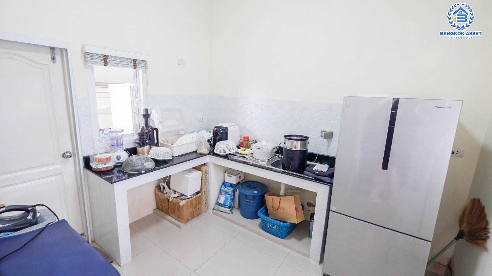 *****บ้านเดี่ยวมือสองย่านนนทบุรีฯ ม.บางกอกบูเลอวาร์ด สาทร-ปิ่นเกล้า เนื้อที่กว้างขวางมากถึง 72.5 ตร.ว.  คุณภาพแบรนด์ AC ASSET ฟังก์ชัน 4 ห้องนอน 4 ห้องน้ำ ที่จอดรถ 3 คัน บ้านหลังใหญ่ บนทำเลแห่งการเดินทาง ใกล้จุดขึ้นลงทางด่วน "ตลิ่งชัน"