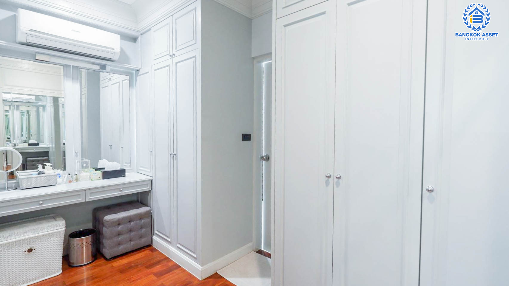 *****บ้านเดี่ยวมือสองย่านนนทบุรีฯ ม.บางกอกบูเลอวาร์ด สาทร-ปิ่นเกล้า เนื้อที่กว้างขวางมากถึง 72.5 ตร.ว.  คุณภาพแบรนด์ AC ASSET ฟังก์ชัน 4 ห้องนอน 4 ห้องน้ำ ที่จอดรถ 3 คัน บ้านหลังใหญ่ บนทำเลแห่งการเดินทาง ใกล้จุดขึ้นลงทางด่วน "ตลิ่งชัน"