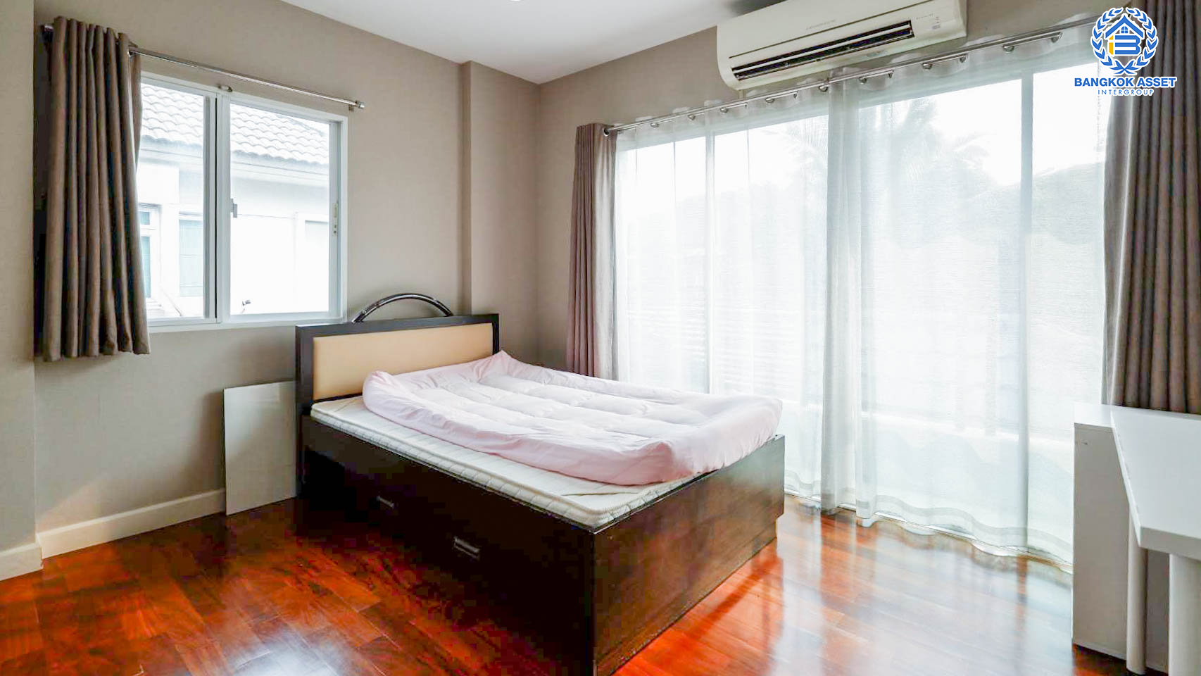 *****บ้านเดี่ยวมือสองย่านนนทบุรีฯ ม.บางกอกบูเลอวาร์ด สาทร-ปิ่นเกล้า เนื้อที่กว้างขวางมากถึง 72.5 ตร.ว.  คุณภาพแบรนด์ AC ASSET ฟังก์ชัน 4 ห้องนอน 4 ห้องน้ำ ที่จอดรถ 3 คัน บ้านหลังใหญ่ บนทำเลแห่งการเดินทาง ใกล้จุดขึ้นลงทางด่วน "ตลิ่งชัน"