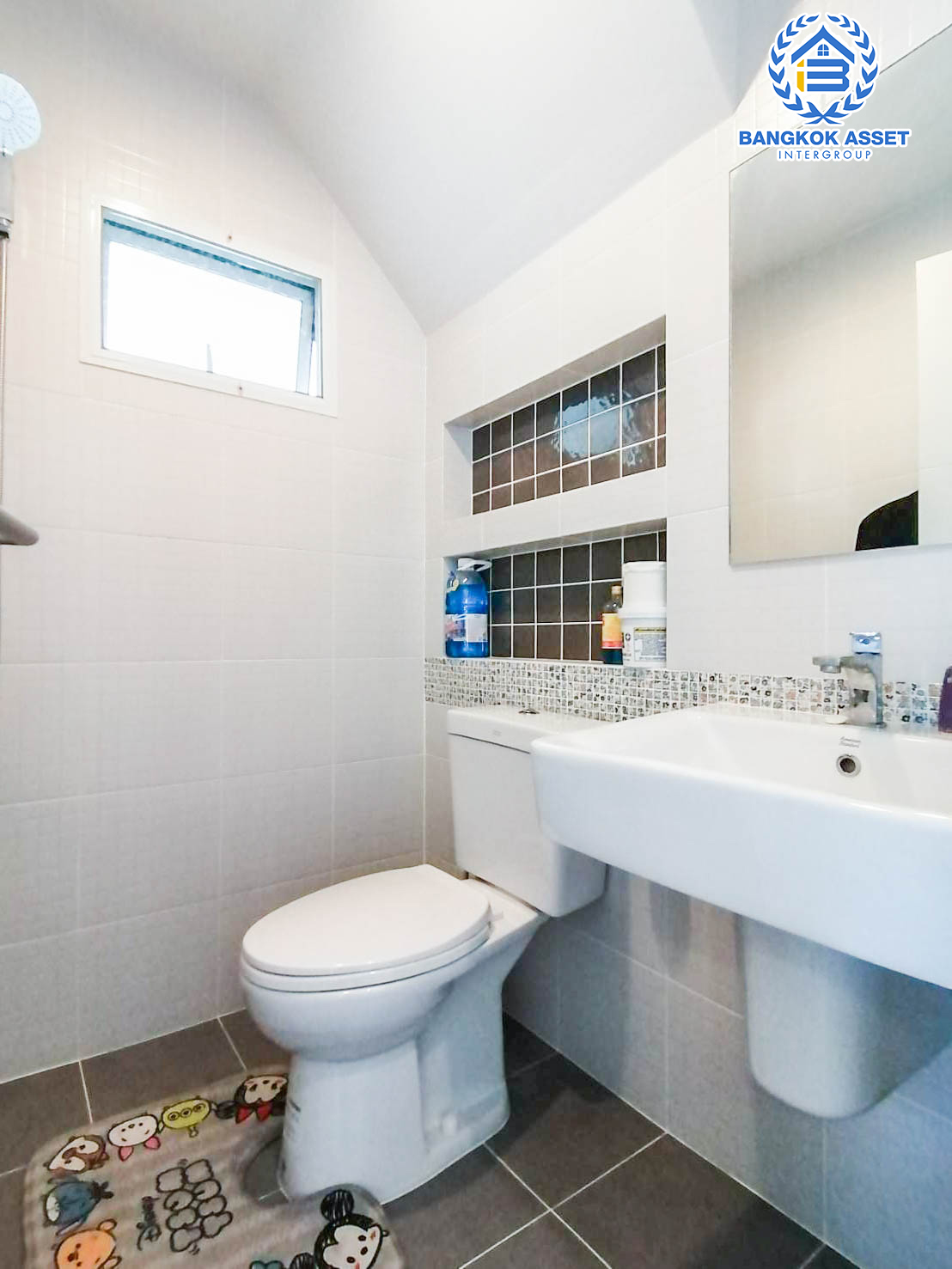 *****บ้านเดี่ยวมือสองย่านกรุงเทพฯ ม.คณาสิริ ปิ่นเกล้า-กาญจนาภิเษก จากแบรนด์คุณภาพแสนศิริ เนื้อที่กว้างขวางมากถึง 50 ตร.ว.  ฟังก์ชัน 3 ห้องนอน 2 ห้องน้ำ ที่จอดรถ 1 คัน บนทำเล ใกล้รถไฟฟ้าสายสีม่วง "สถานีตลาดบางใหญ่" และทางด่วน "ศรีรัช-วงแหวนรอบนอกฯ"