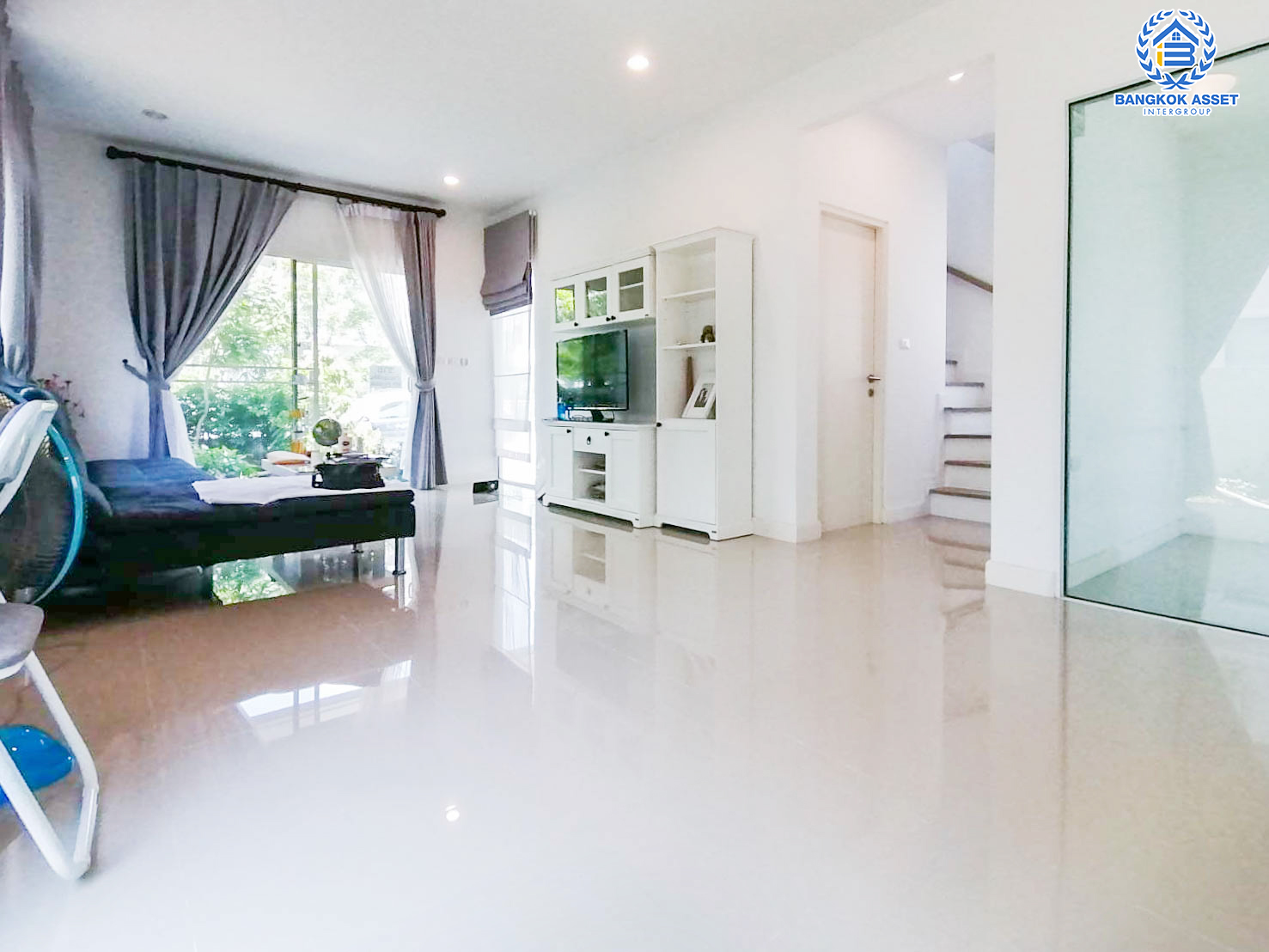 *****บ้านเดี่ยวมือสองย่านกรุงเทพฯ ม.คณาสิริ ปิ่นเกล้า-กาญจนาภิเษก จากแบรนด์คุณภาพแสนศิริ เนื้อที่กว้างขวางมากถึง 50 ตร.ว.  ฟังก์ชัน 3 ห้องนอน 2 ห้องน้ำ ที่จอดรถ 1 คัน บนทำเล ใกล้รถไฟฟ้าสายสีม่วง "สถานีตลาดบางใหญ่" และทางด่วน "ศรีรัช-วงแหวนรอบนอกฯ"