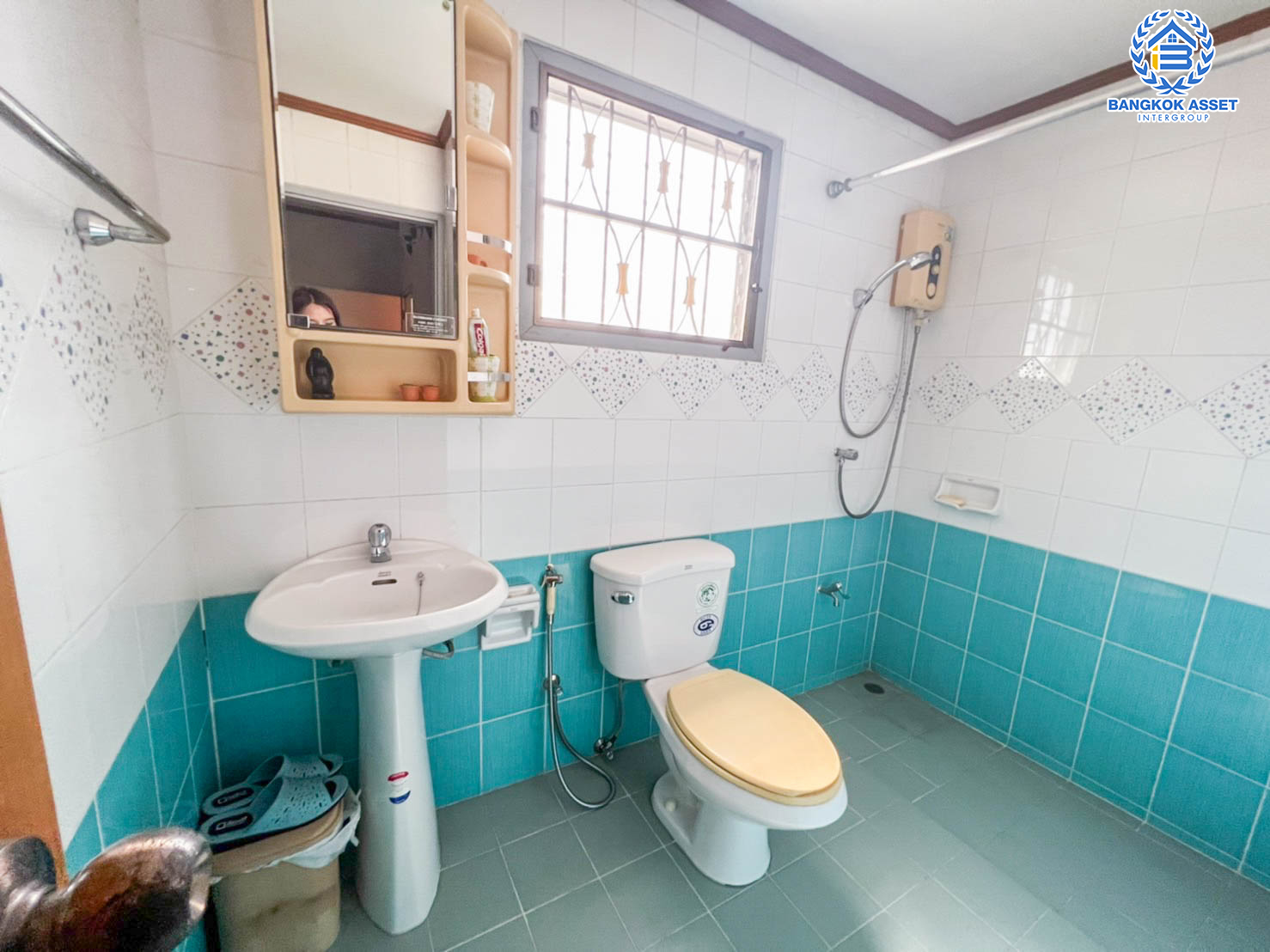 *****บ้านเดี่ยวมือสองย่านนนทบุรีฯ ม.เพอร์เฟคเพลส ไทรม้า เนื้อที่กว้างขวางมากถึง 60 ตร.ว. ฟังก์ชัน 3 ห้องนอน 4 ห้องน้ำ ที่จอดรถ 1 คัน บ้านสวยพร้อมเข้าอยู่ บนทำเลแห่งการเดินทาง ใกล้รถไฟฟ้าสายสีม่วง "สถานีบางรักน้อยท่าอิฐ" และทางด่วน "งามวงศ์วาน"