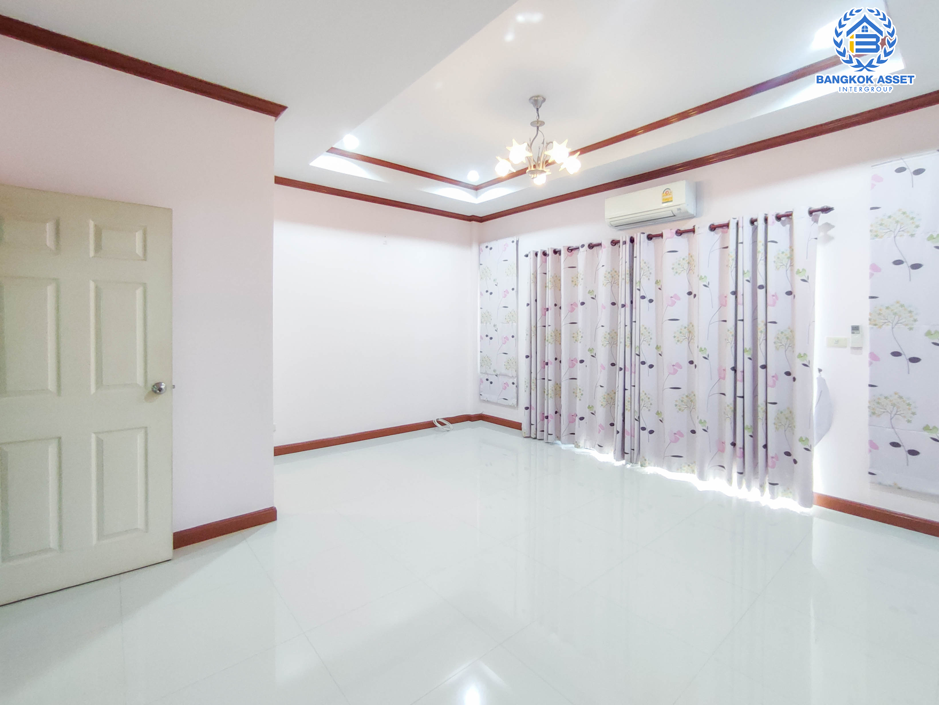 *****ทาวน์เฮ้าส์มือสองย่านกรุงเทพฯ ม.ภูมิชนก เพชรเกษม67 บ้านตกแต่งพร้อมอยู่ เนื้อที่กว้างขวางมากถึง 21.5 ตร.ว.  ฟังก์ชัน 3 ห้องนอน 2 ห้องน้ำ ที่จอดรถ 1 คัน บนทำเลแห่งการเดินทาง ใกล้รถไฟฟ้าสายสีน้ำเงิน "สถานีหลักสอง"