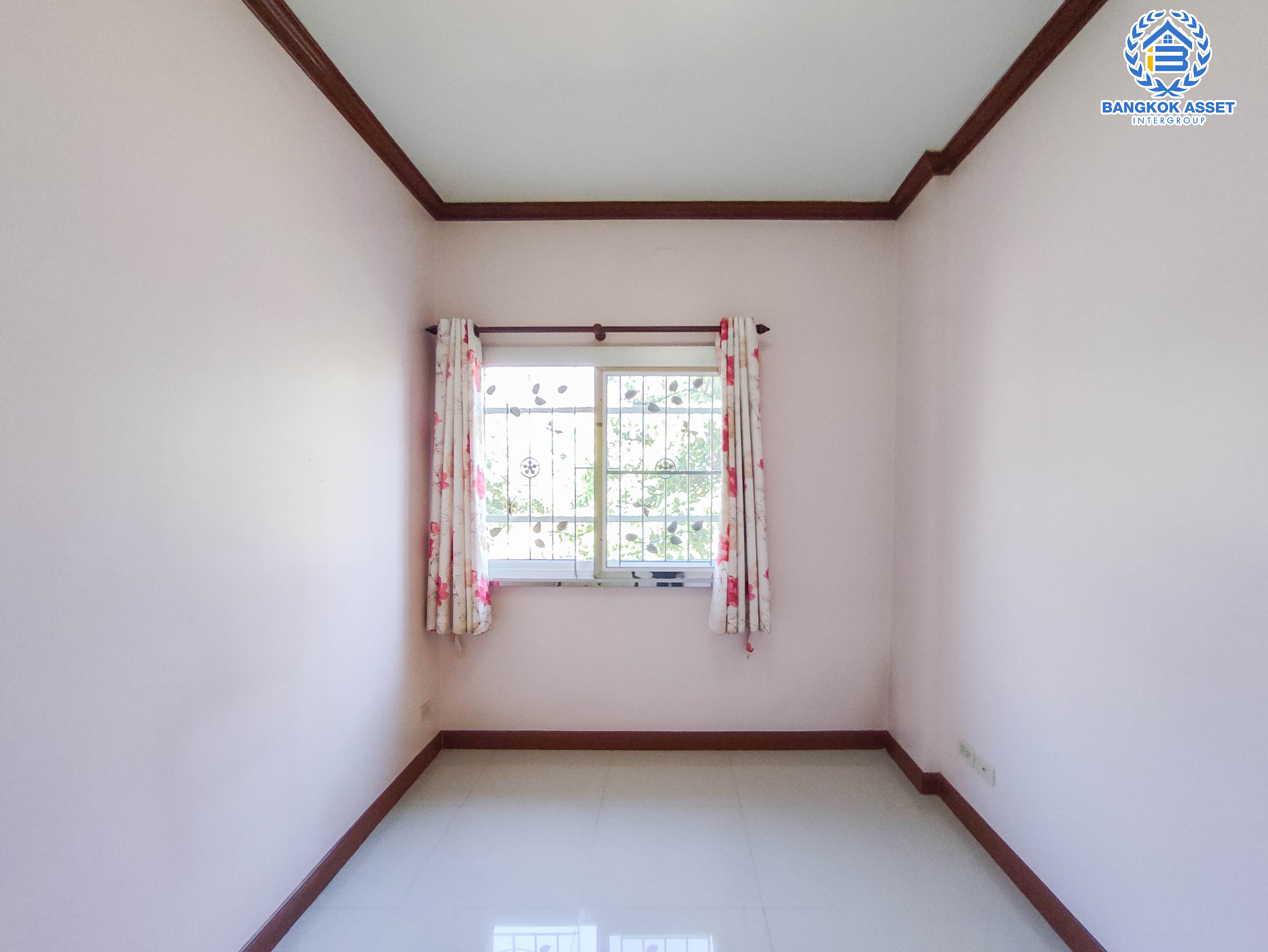 *****ทาวน์เฮ้าส์มือสองย่านกรุงเทพฯ ม.ภูมิชนก เพชรเกษม67 บ้านตกแต่งพร้อมอยู่ เนื้อที่กว้างขวางมากถึง 21.5 ตร.ว.  ฟังก์ชัน 3 ห้องนอน 2 ห้องน้ำ ที่จอดรถ 1 คัน บนทำเลแห่งการเดินทาง ใกล้รถไฟฟ้าสายสีน้ำเงิน "สถานีหลักสอง"