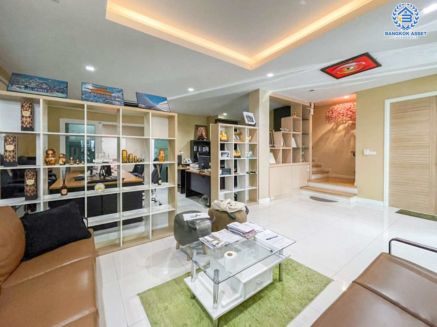 *****บ้านเดี่ยวมือสองย่านกรุงเทพฯ ม.ฟีลทาวน์ ลาดพร้าว35 หลังมุม! เนื้อที่กว้างขวางถึง 51.4 ตร.ว. ฟังก์ชันจัดเต็มถึง 5 ห้องนอน 3 ห้องน้ำ 2 ที่จอดรถ บ้านสวย บรรยากาศเป็นส่วนตัว บนทำเลเดินทางสะดวก เพียง 12 นาทีก็ถึงรถไฟฟ้าสายสีน้ำเงิน "สถานีลาดพร้าว"