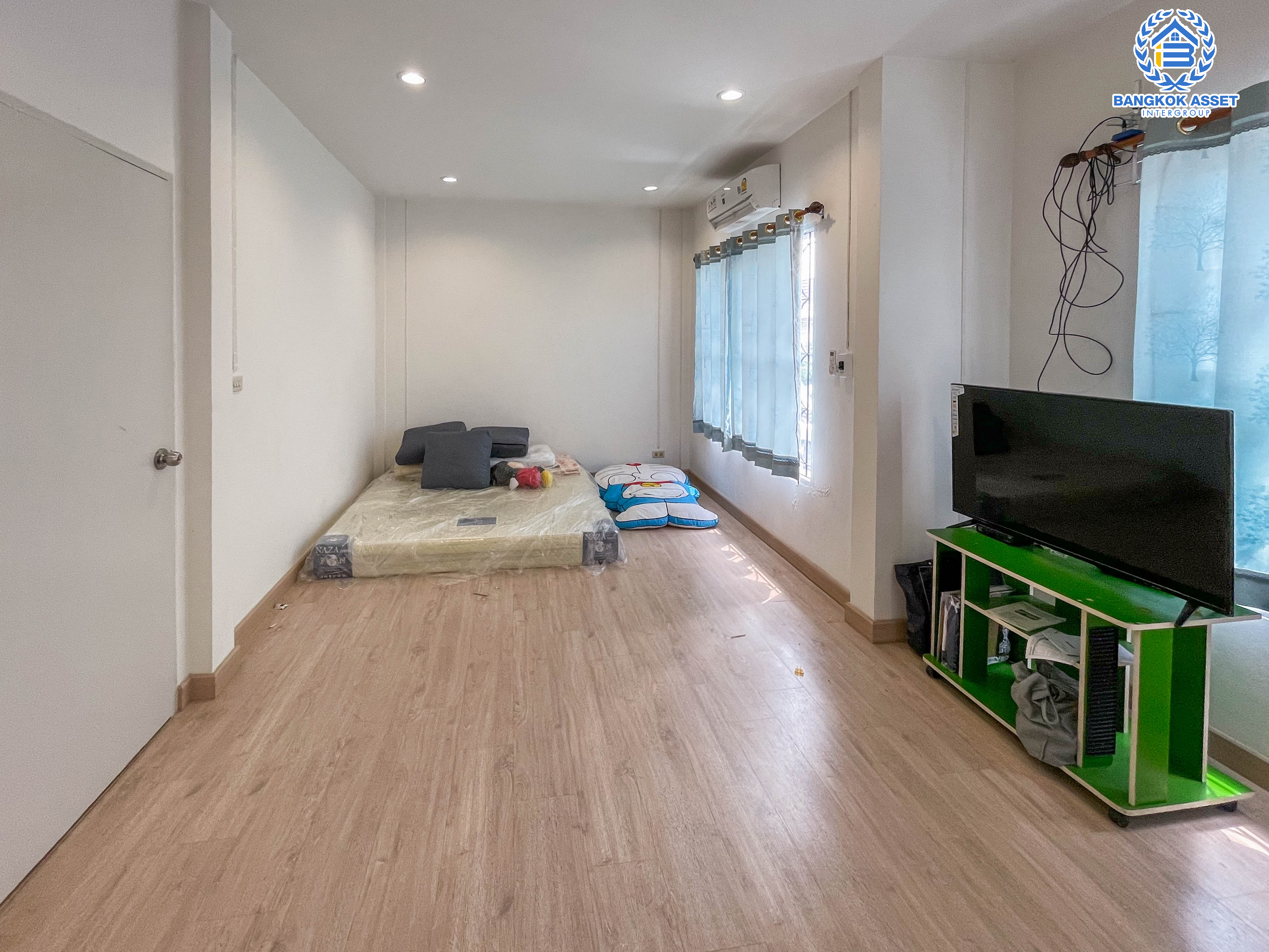 *****ทาวน์เฮ้าส์มือสองย่านนนทบุรี ม.บุศรินทร์ วงแหวน (บ้านกล้วย-ไทรน้อย) เนื้อที่มากถึง 21 ตร.ว. ฟังก์ชัน 3 ห้องนอน 2 ห้องน้ำ 1 ที่จอดรถ บ้านรีโนเวทใหม่ สภาพดี ทำเลเชื่อมต่อถ.กาญจนาภิเษก ใกล้เซ็นทรัลเวสต์เกต และรถไฟฟ้าสายสีม่วง "สถานีคลองบางไผ่" ราคาถูก!