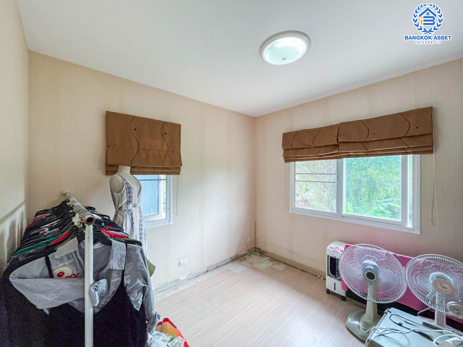 *****บ้านแฝดมือสองย่านนนทบุรีฯ ม.เพอร์เฟคเพลส รัตนาธิเบศร์ เนื้อที่กว้างขวางมากถึง 44.40 ตร.ว. จากแบรนด์ Perfect Property ฟังก์ชัน 3 ห้องนอน 2 ห้องน้ำ ที่จอดรถ 2 คัน แถมฟรี! เครื่องปรับอากาศ 2 เครื่อง พื้นที่ส่วนกลางครบ ตั้งอยู่บนทำเลแห่งการเดินทาง ใกล้รถไฟฟ้าสายสีม่วง "สถานีไทรม้า"