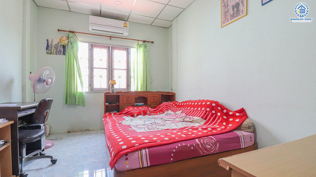 *****ทาวน์เฮ้าส์มือสองนนทบุรี ม.บัวทองธานีพาร์ควิลล์5 บางบัวทอง เนื้อที่ 21 ตร.ว. ต่อเติมเต็ม ฟังก์ชัน 4 ห้องนอน 2 ห้องนอน จอดรถได้ 1 คัน เข้า-ออกได้หลายเส้นทาง ถ.กาญจนาภิเษก, ถ.บางกรวย-ไทรน้อย, ถ.ราชพฤกษ์, ถ.ชัยพฤกษ์ ใกล้รถไฟฟ้าสายสีม่วง "สถานีบางพลู" และเซ็นทรัลเวสต์เกต