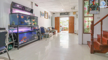 *****ทาวน์เฮ้าส์มือสองนนทบุรี ม.บัวทองธานีพาร์ควิลล์5 บางบัวทอง เนื้อที่ 21 ตร.ว. ต่อเติมเต็ม ฟังก์ชัน 4 ห้องนอน 2 ห้องนอน จอดรถได้ 1 คัน เข้า-ออกได้หลายเส้นทาง ถ.กาญจนาภิเษก, ถ.บางกรวย-ไทรน้อย, ถ.ราชพฤกษ์, ถ.ชัยพฤกษ์ ใกล้รถไฟฟ้าสายสีม่วง "สถานีบางพลู" และเซ็นทรัลเวสต์เกต