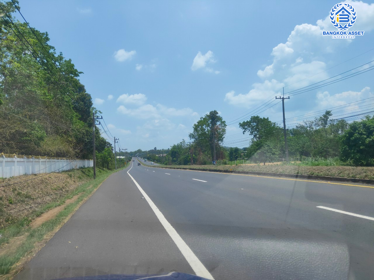 *****ที่ดินเปล่าทำเลยโสธร บ้านนาโพธิ์ เนื้อที่ขนาดมากถึง 1 ไร่ 3 งาน 54 ตร.ว. (หน้ากว้าง 60 เมตร) หน้าที่ดินติดถนนชยางกูร เหมาะแก่การสร้างเป็นที่อยู่อาศัยในต่างจังหวัด หรือจะลงทุนเปิดธุรกิจส่วนตัวก็ทำได้ พื้นที่ติดถนนสายหลัก ใกล้สะพานข้ามไทย-ลาว