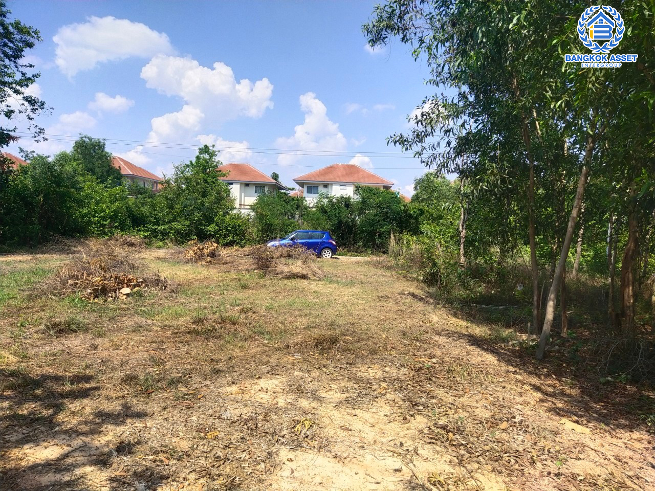 *****ที่ดินเปล่าทำเลยโสธร ที่ดินเปล่าซอยผักกาดเขียว ทำเลตัวเมืองยโสธร เนื้อที่ขนาด 74 ตร.ว. (หน้ากว้าง 12 เมตร) หน้าที่ดินติดถนนจักรวรรดิ สามารถสร้างเป็นที่อยู่อาศัยในช่วงบั้นปลายชีวิต ใกล้สวนสาธารณะพญาแถน และโรงพยาบาลยโสธร ราคาคุ้มสุดไม่ถึง 1 ล้าน!!