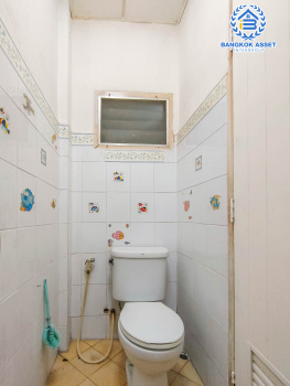 *****ทาวน์เฮ้าส์มือสองย่านนนทบุรี ม.ร่มรื่นวิลล์ กาญจนาภิเษก เนื้อที่มากถึงเกือบ 20 ตร.ว. ฟังก์ชัน 2 ห้องนอน 2 ห้องน้ำ 1 ที่จอดรถ แถมฟรี! 2 เครื่องปรับอากาศ บนทำเลสะดวก เชื่อมต่อถ.ราชพฤกษ์ ถ.กาญจนาภิเษก และถ.นครอินทร์ เพียง 5 นาที ถึงจุดขึ้นทางด่วน "ศรีรัช"