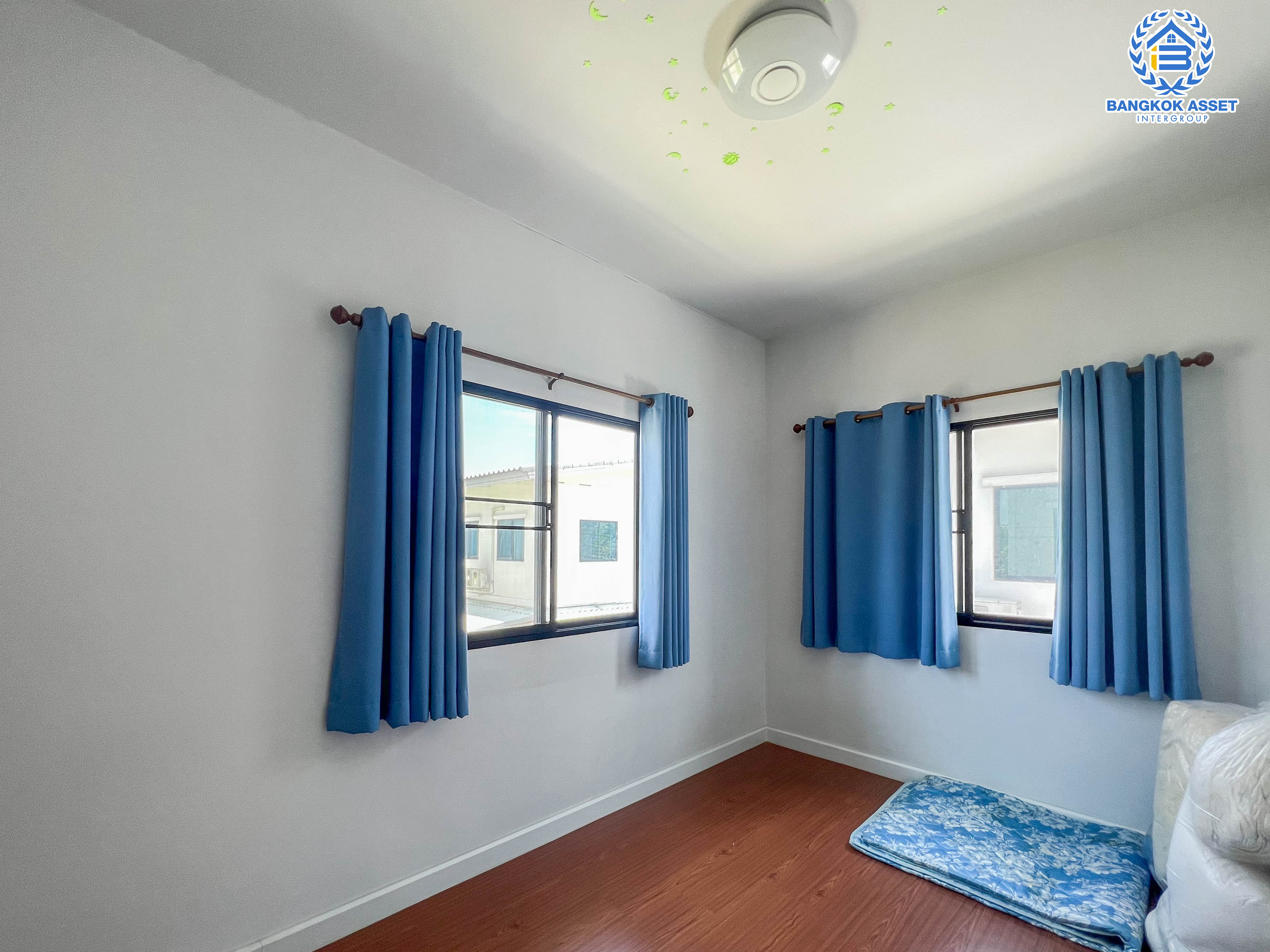 *****ทาวน์เฮ้าส์มือสองย่านนนทบุรี ม.โมดิวิลล่า ปิ่นเกล้า-วงแหวนฯ #หลังมุม เนื้อที่กว้างขวางถึง 28.1 ตร.ว. ฟังก์ชัน 3 ห้องนอน 2 ห้องน้ำ 2 ที่จอดรถ บ้านสภาพพร้อมอยู่ แถมฟรี! 3 เครื่องปรับอากาศ และเครื่องทำน้ำอุ่น 1 เครื่อง บนทำเลดี เชื่อมต่อหลายเส้นทาง ถ.กาญจนาฯ, ถ.บรมราชชนนี ใกล้ทางด่วน "ศรีรัช"...