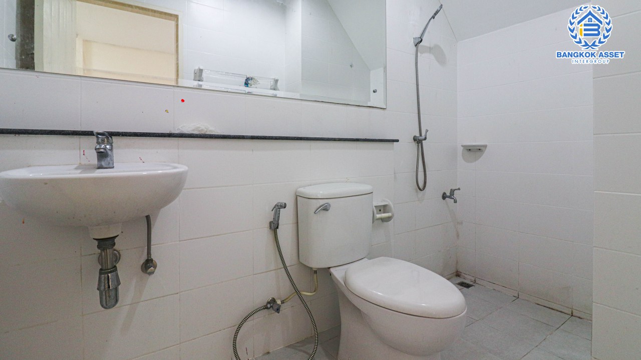 *****ทาวน์เฮ้าส์มือสองย่านนนทบุรี ม.ไพร์มเพลส เดอะกรีนเนอรี่-บางใหญ่ เนื้อที่มากถึง 21.2 ตร.ว. ฟังก์ชัน 3 ห้องนอน 2 ห้องน้ำ 2 ที่จอดรถ พร้อมอยู่ แถมฟรี! 3 เครื่องปรับอากาศ เดินทางสะดวกบนทำเล ใกล้เซ็นทรัลเวสต์เกต และทางด่วน "กาญจนาภิเษก" เพียง 4 นาทีก็ถึงรถไฟฟ้าสายสีม่วง "สถานีคลองบางไผ่"