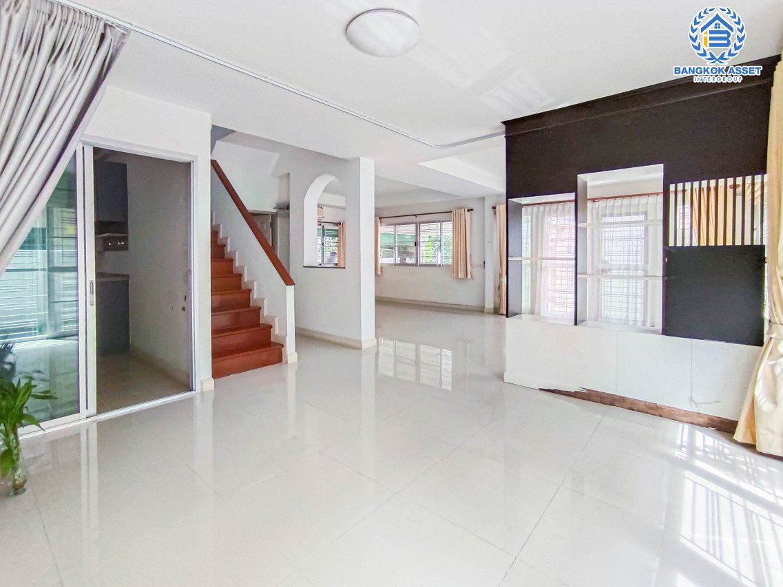 *****บ้านเดี่ยวมือสอง ม.ศุภาลัยการ์เด้นวิลล์ ติวานนท์-ปทุมธานี เนื้อที่กว้างขวางมากถึง 56.70 ตร.ว. ฟังก์ชัน 3 ห้องนอน 3 ห้องน้ำ ที่จอดรถ 2 คันบ้านสภาพสวย ต่อเติมครบพร้อมเข้าอยู่ โครงการตั้งบนทำเลเดินทางสะดวก เชื่อมต่อถนนสะพานนนทบุรี-บางบัวทอง ถนน307 และทางด่วน "ศรีสมาน" จองเลย!