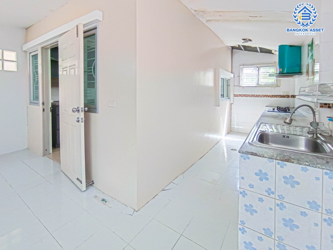 *****บ้านเดี่ยวมือสอง ม.ศุภาลัยการ์เด้นวิลล์ ติวานนท์-ปทุมธานี เนื้อที่กว้างขวางมากถึง 56.70 ตร.ว. ฟังก์ชัน 3 ห้องนอน 3 ห้องน้ำ ที่จอดรถ 2 คันบ้านสภาพสวย ต่อเติมครบพร้อมเข้าอยู่ โครงการตั้งบนทำเลเดินทางสะดวก เชื่อมต่อถนนสะพานนนทบุรี-บางบัวทอง ถนน307 และทางด่วน "ศรีสมาน" จองเลย!