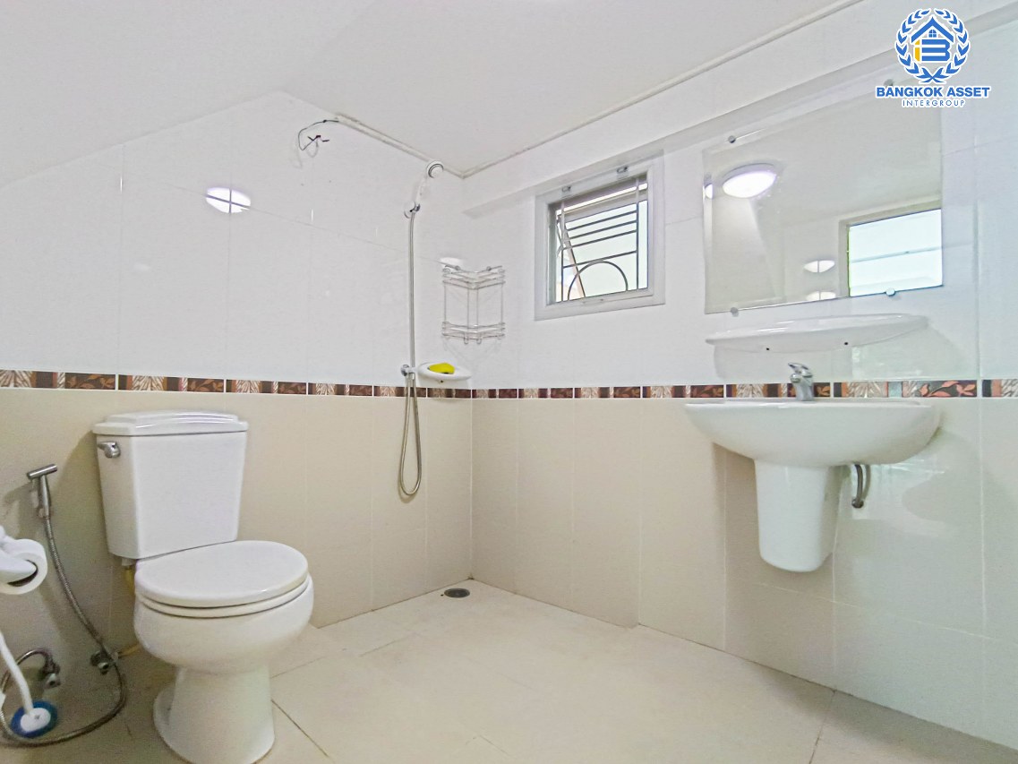 *****บ้านเดี่ยวมือสอง ม.ศุภาลัยการ์เด้นวิลล์ ติวานนท์-ปทุมธานี เนื้อที่กว้างขวางมากถึง 56.70 ตร.ว. ฟังก์ชัน 3 ห้องนอน 3 ห้องน้ำ ที่จอดรถ 2 คันบ้านสภาพสวย ต่อเติมครบพร้อมเข้าอยู่ โครงการตั้งบนทำเลเดินทางสะดวก เชื่อมต่อถนนสะพานนนทบุรี-บางบัวทอง ถนน307 และทางด่วน "ศรีสมาน" จองเลย!