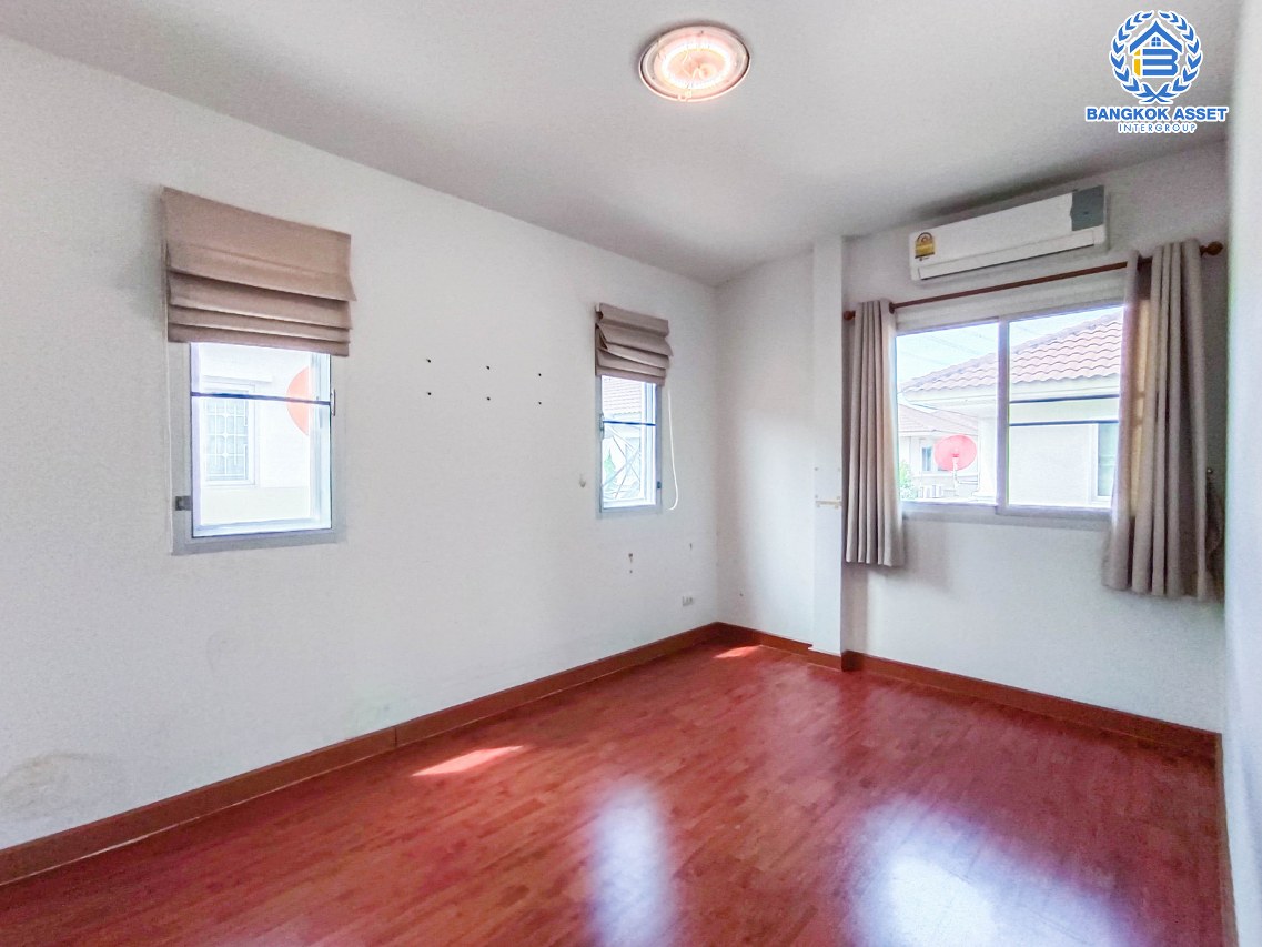 *****บ้านเดี่ยวมือสอง ม.ศุภาลัยการ์เด้นวิลล์ ติวานนท์-ปทุมธานี เนื้อที่กว้างขวางมากถึง 56.70 ตร.ว. ฟังก์ชัน 3 ห้องนอน 3 ห้องน้ำ ที่จอดรถ 2 คันบ้านสภาพสวย ต่อเติมครบพร้อมเข้าอยู่ โครงการตั้งบนทำเลเดินทางสะดวก เชื่อมต่อถนนสะพานนนทบุรี-บางบัวทอง ถนน307 และทางด่วน "ศรีสมาน" จองเลย!