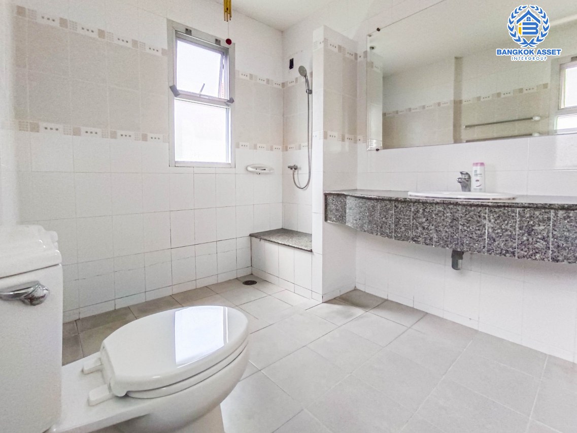 *****บ้านเดี่ยวมือสอง ม.ศุภาลัยการ์เด้นวิลล์ ติวานนท์-ปทุมธานี เนื้อที่กว้างขวางมากถึง 56.70 ตร.ว. ฟังก์ชัน 3 ห้องนอน 3 ห้องน้ำ ที่จอดรถ 2 คันบ้านสภาพสวย ต่อเติมครบพร้อมเข้าอยู่ โครงการตั้งบนทำเลเดินทางสะดวก เชื่อมต่อถนนสะพานนนทบุรี-บางบัวทอง ถนน307 และทางด่วน "ศรีสมาน" จองเลย!