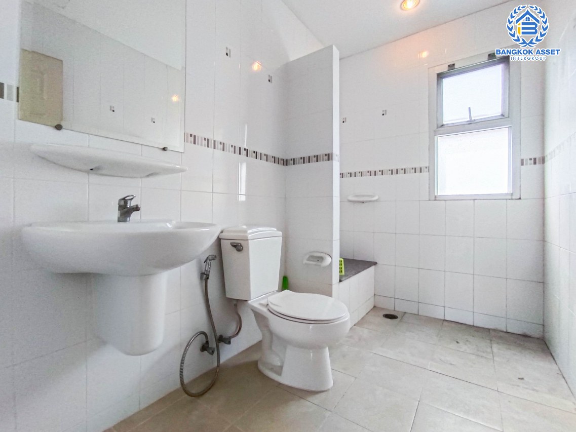 *****บ้านเดี่ยวมือสอง ม.ศุภาลัยการ์เด้นวิลล์ ติวานนท์-ปทุมธานี เนื้อที่กว้างขวางมากถึง 56.70 ตร.ว. ฟังก์ชัน 3 ห้องนอน 3 ห้องน้ำ ที่จอดรถ 2 คันบ้านสภาพสวย ต่อเติมครบพร้อมเข้าอยู่ โครงการตั้งบนทำเลเดินทางสะดวก เชื่อมต่อถนนสะพานนนทบุรี-บางบัวทอง ถนน307 และทางด่วน "ศรีสมาน" จองเลย!