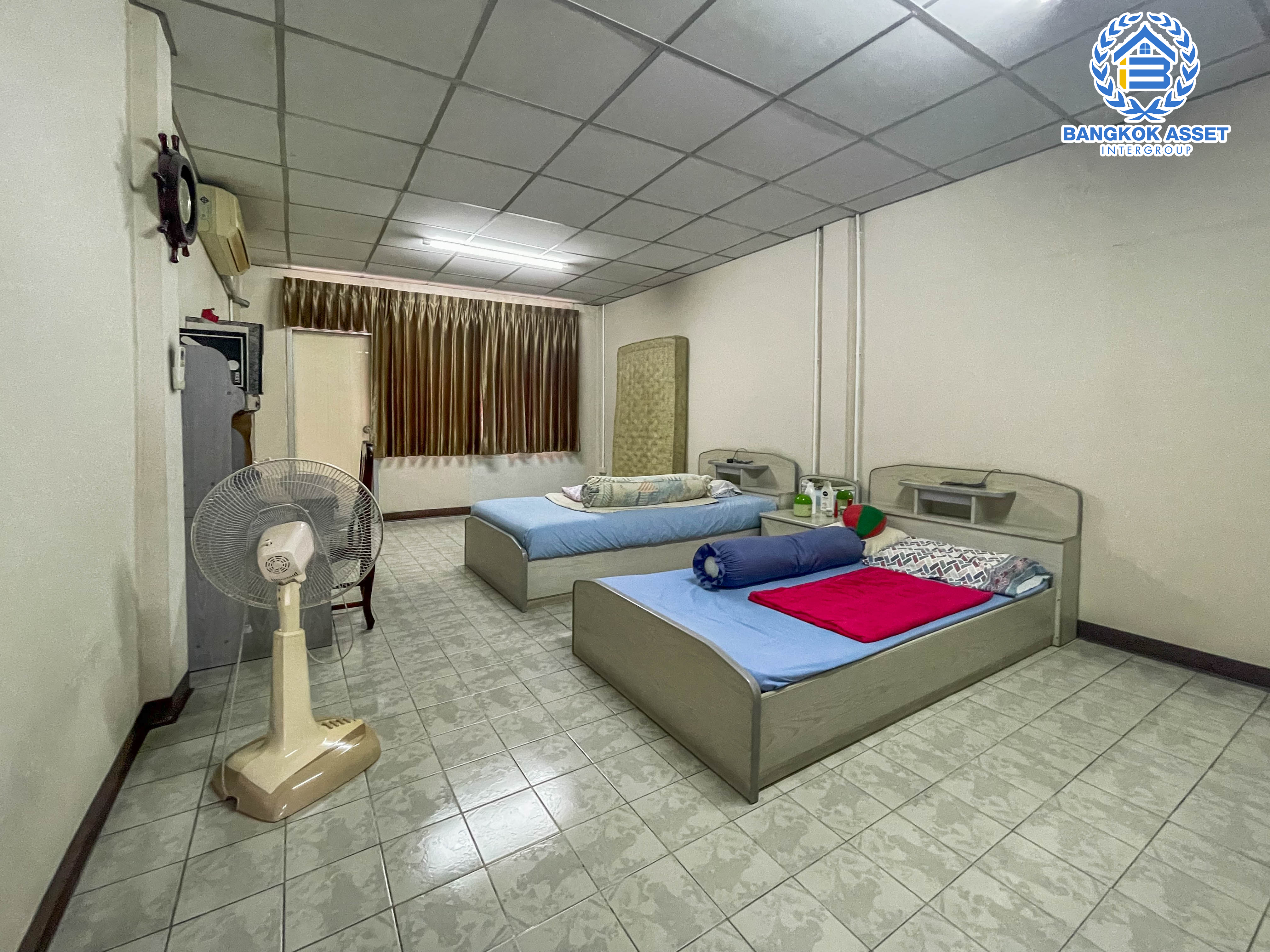 *****อาคารพาณิชย์มือสองย่านกรุงเทพฯ ติดถนนประชาอุทิศ เนื้อที่กว้าง 28.10 ตร.ว. ฟังก์ชัน 3 ห้องนอน 3 ห้องน้ำ ตั้งอยู่ในพื้นที่อยู่อาศัยของชุมชน เข้า-ออกได้หลากหลายเส้นทาง ทั้งถนนประชาอุทิศ ถนนเทียมร่วมมิตร ถนนสุทธิสารวินิจฉัย ใกล้รถไฟฟ้าสายสีน้ำเงิน "สถานีแยกไฟฉาย" และทางด่วน "ศรีรัช" จองเลย