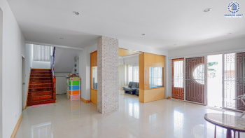 *****บ้านเดี่ยวมือสองนนทบุรี ม.ชลลดา บางบัวทอง หลังมุม! คุณภาพระดับ L&H บนเนื้อที่กว้างขวางถึง 97 ตร.ว. พร้อมฟังก์ชัน 5 ห้องนอน 5 ห้องน้ำ 2 ที่จอดรถ บ้านสวยตกแต่งใหม่พร้อมอยู่ บนทำเลเดินทางสะดวกสบาย ใกล้เซ็นทรัลเวสต์เกต และรถไฟฟ้าสายสีม่วง "สถานีบางพลู"