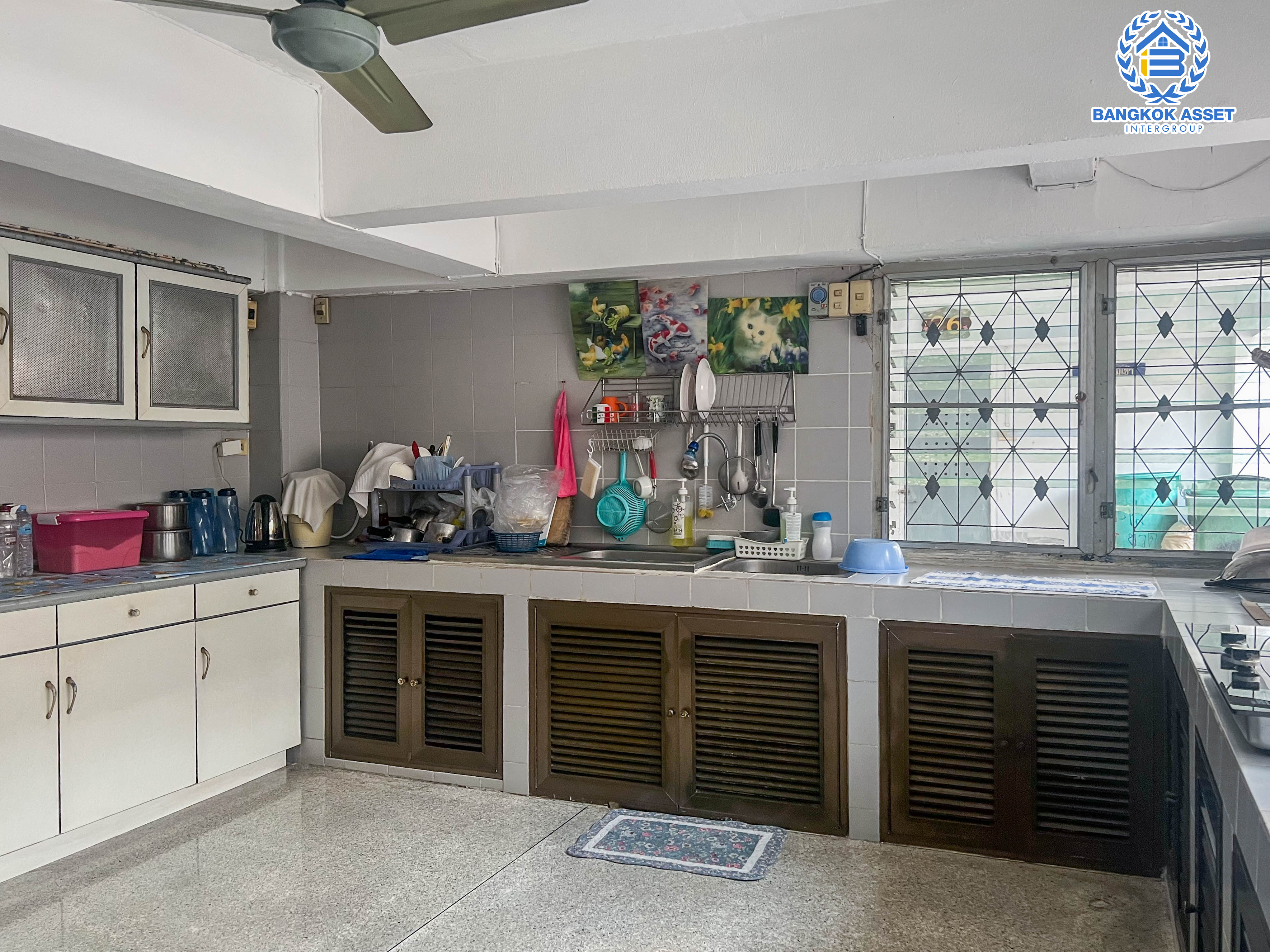 *****แมนชั่น 5 ชั้นมือสอง (จุรีรัตน์ แมนชั่น) ทำเลประชาชื่น เนื้อที่กว้าง 65 ตร.ว. มาพร้อมฟังก์ชัน  44 ห้อง มีห้องน้ำในตัว อยู่ในย่านชุมชน การเดินทางสะดวกสบาย เชื่อมต่อหลากหลายเส้นทางทั้ง ถนนกำแพงเพชร2 ถนนกรุงเทพ-นนทบุรี ถนนเตชะวณิช ถนนประดิพัทธ์ เพียง 10 นาทีถึงรถไฟฟ้าสายสีม่วง "สถานีเตาปูน" และทางด่วน "ศรีรัช"