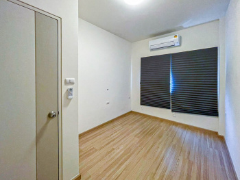 *****ทาวน์เฮ้าส์มือสอง กรุงเทพฯ ม.ลุมพินีทาวน์วิลล์ เพิ่มสิน-วัชรพล เนื้อที่กว้าง 17.50 ตร.ว. ฟังก์ชัน 3 ห้องนอน 2 ห้องน้ำ ที่จอดรถ 2 คัน ต่อเติมพร้อมเข้าอยู่ หน้าบ้านติดสวนสาธารณะ สิ่งอำนวยความสะดวกครบ! ตั้งบนทำเลแห่งการเดินทาง ใกล้รถไฟฟ้าสายสีเขียว "สถานีสะพานใหม่" และทางด่วน "ฉลองรัช" จองเลย!