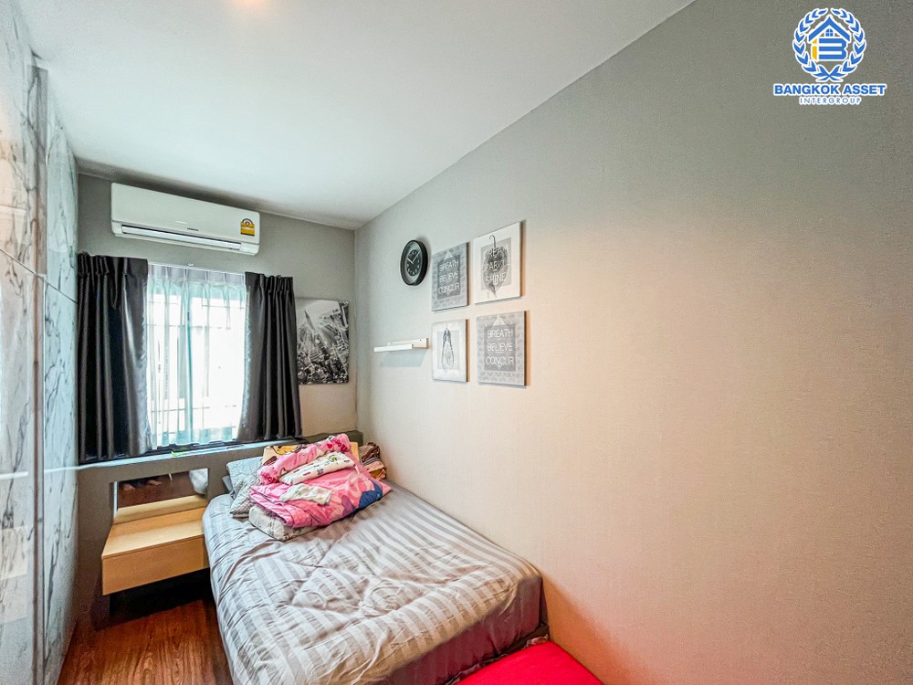 *****ทาวน์เฮ้าส์มือสอง ม.อิงทาวน์ ติวานนท์-แจ้งวัฒนะ หลังมุม เนื้อที่กว้าง 24.6 ตร.ว. ฟังก์ชัน 3 ห้องนอน 3 ห้องน้ำ จอดรถได้ 2 คัน พร้อมเข้าอยู่ ตั้งบนทำเลแห่งการเดินทาง เชื่อมต่อถนนศรีสมาน, ถนนติวานนท์, ถนนวิภาวดี-รังสิต ทางด่วน "ศรีสมาน" จองเลย