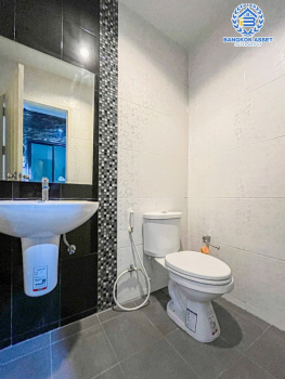 *****ทาวน์เฮ้าส์มือสอง ม.อิงทาวน์ ติวานนท์-แจ้งวัฒนะ หลังมุม เนื้อที่กว้าง 24.6 ตร.ว. ฟังก์ชัน 3 ห้องนอน 3 ห้องน้ำ จอดรถได้ 2 คัน พร้อมเข้าอยู่ ตั้งบนทำเลแห่งการเดินทาง เชื่อมต่อถนนศรีสมาน, ถนนติวานนท์, ถนนวิภาวดี-รังสิต ทางด่วน "ศรีสมาน" จองเลย