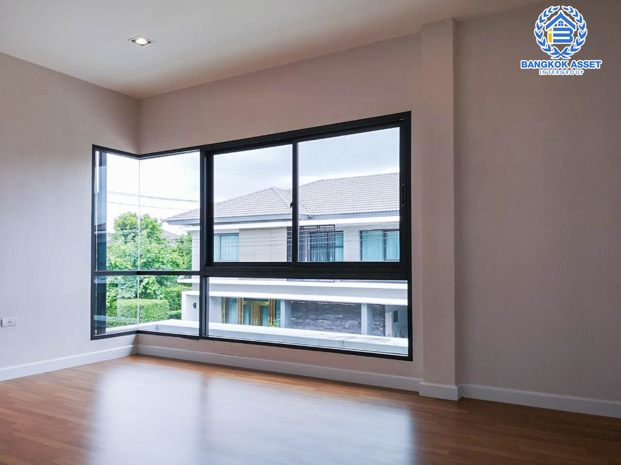 *****บ้านเดี่ยวมือสองสมุทรสาคร ม.แกรนดิโอ พระราม2 เนื้อที่กว้างขวางเกือบ 81 ตร.ว. ฟังก์ชันจัดเต็ม 5 ห้องนอน 5 ห้องน้ำ 4 ที่จอดรถ บรรยากาศร่มรื่น เงียบสงบ ทำเลเข้าเมืองสะดวกสบาย เชื่อมต่อ ถ.กาญจนาภิเษก, ถ.เอกชัย-บางบอน