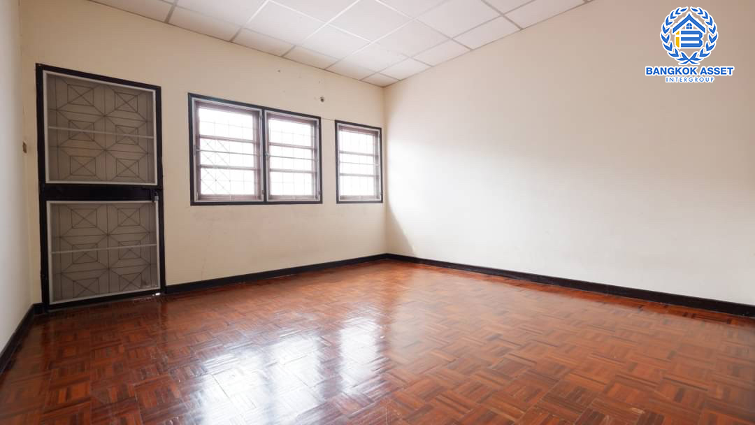 ทาวน์เฮ้าส์มือสองนนทบุรี ม.เพชรเกษร ติวานนท์ เนื้อที่ 19 ตร.ว. ฟังก์ชัน 3 ห้องนอน 2 ห้องน้ำ 1 ที่จอดรถ บนทำเลเมืองนนทบุรี ใกล้เซ็นทรัลรัตนาธิเบศร์ , เอสพลานาด แคราย และรถไฟฟ้าสายสีชมพู "สถานีสามัคคี" ขายถูกสุดในโครงการ!