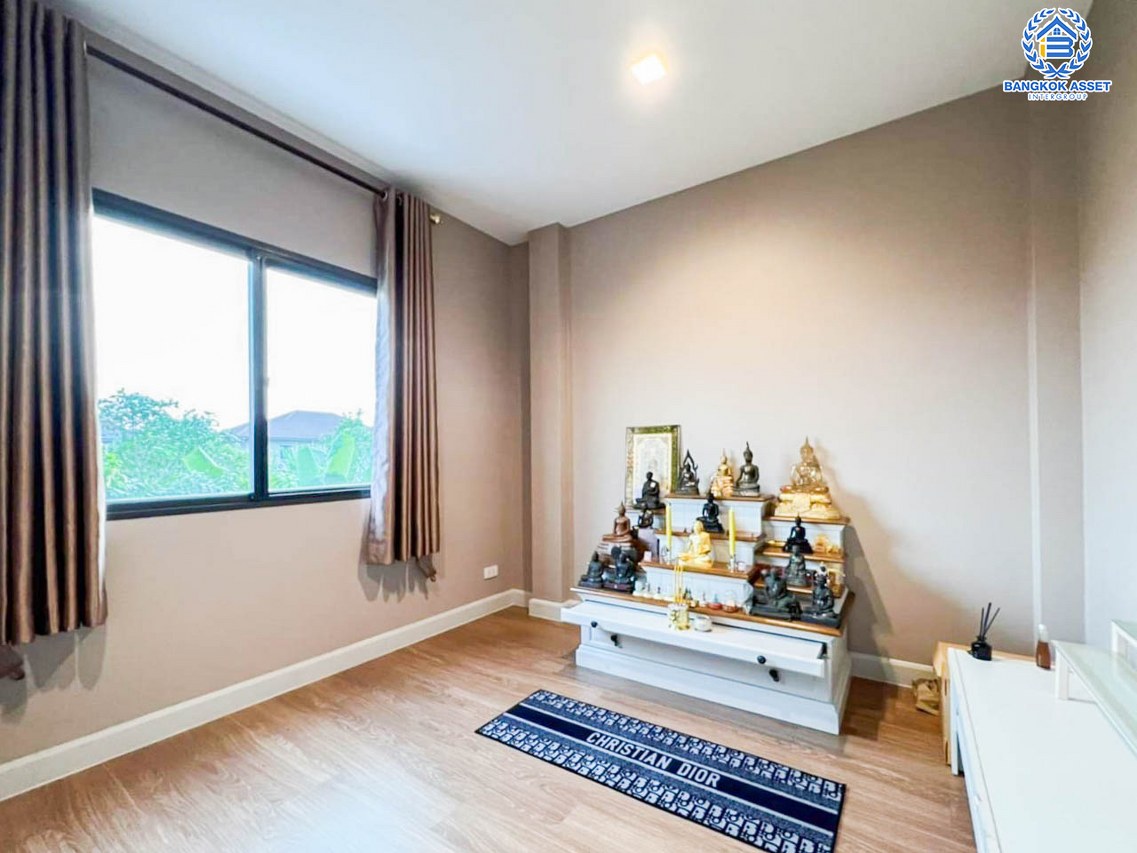 *****บ้านแฝดมือสองนนทบุรี ม.เวนิว พระราม5-2 เนื้อที่ 39.2 ตร.ว. ฟังก์ชัน 3 ห้องนอน 3 ห้องน้ำ 2 ที่จอดรถ บนทำเลเยี่ยม เพียง 12 นาทีก็ถึงรถไฟฟ้าสายสีม่วง "สถานีแยกติวานนท์" ใกล้ทางด่วน "ศรีรัช วงแหวน" จองเลย!