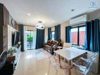 *****บ้านแฝดมือสองนนทบุรี ม.เวนิว พระราม5-2 เนื้อที่ 39.2 ตร.ว. ฟังก์ชัน 3 ห้องนอน 3 ห้องน้ำ 2 ที่จอดรถ บนทำเลเยี่ยม เพียง 12 นาทีก็ถึงรถไฟฟ้าสายสีม่วง "สถานีแยกติวานนท์" ใกล้ทางด่วน "ศรีรัช วงแหวน" จองเลย!